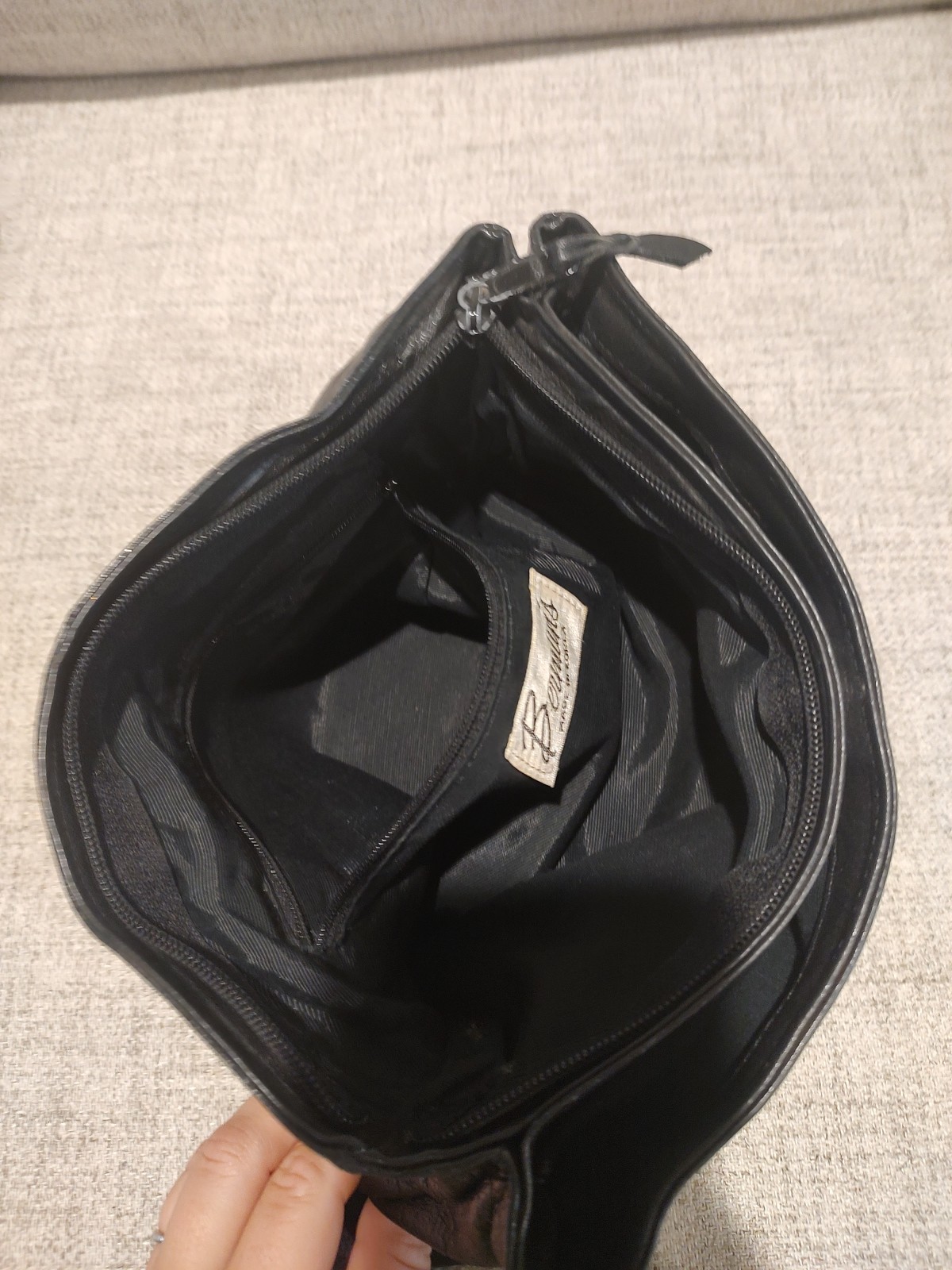 Vintage 80’s Berman’s made in Korea Distressed Black Fine Leather Clutch Used
