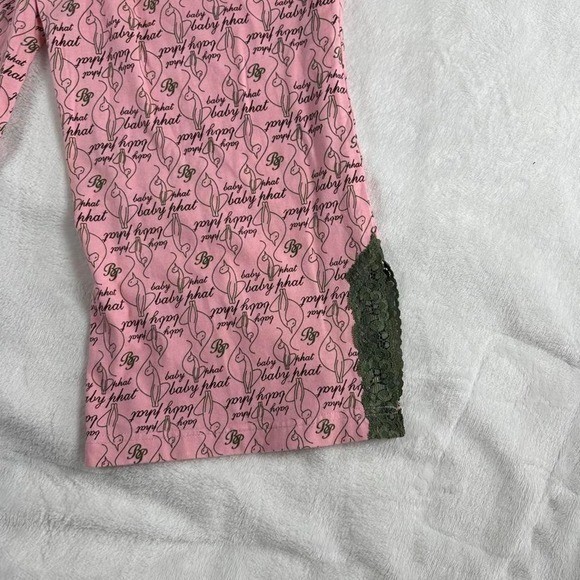 Baby Phat pink logo graphic lace capri gaucho pants Y2K vintage mcbling