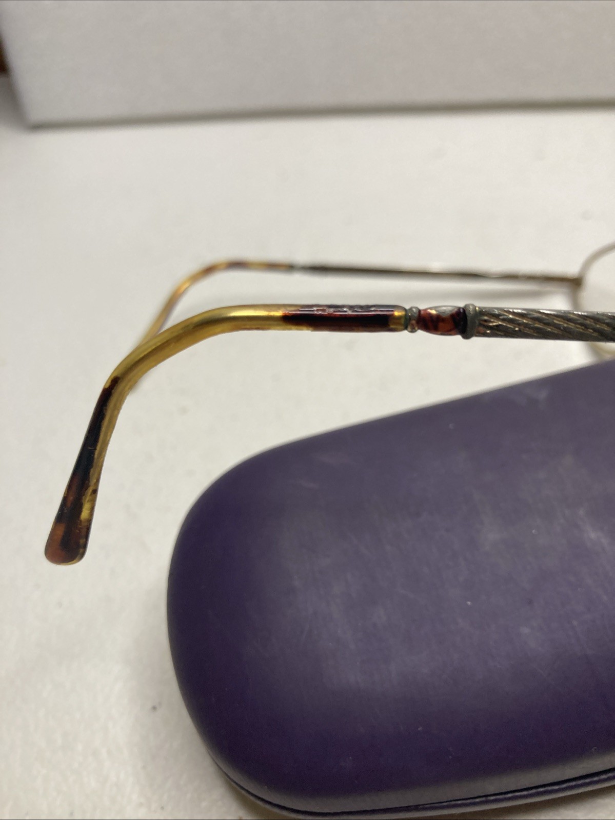 FOR PARTS ONLY!!!! Vintage-style metal eyeglasses.