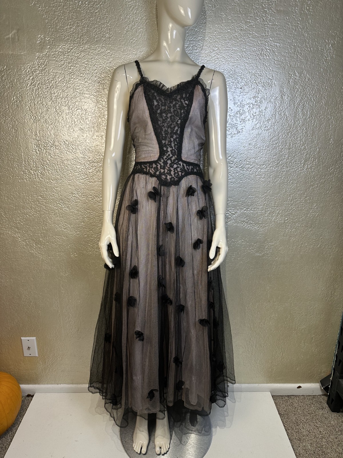 VTG 1930’s-1940’s Black Lace Gown Nude Lining Chiffon Floral Floor Length Dress