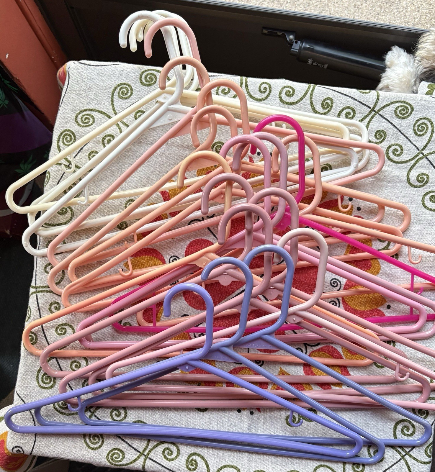 Vintage Plastic Tubular Hangers*lot of 20*White, Pink, Purple, Peach