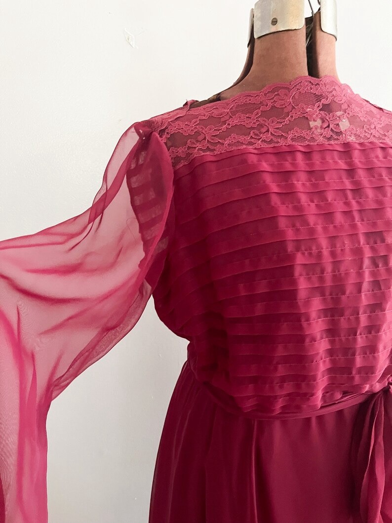 Vintage Miss Elliette Women’s Burgundy Long Sleeve Chiffon Maxi Dress