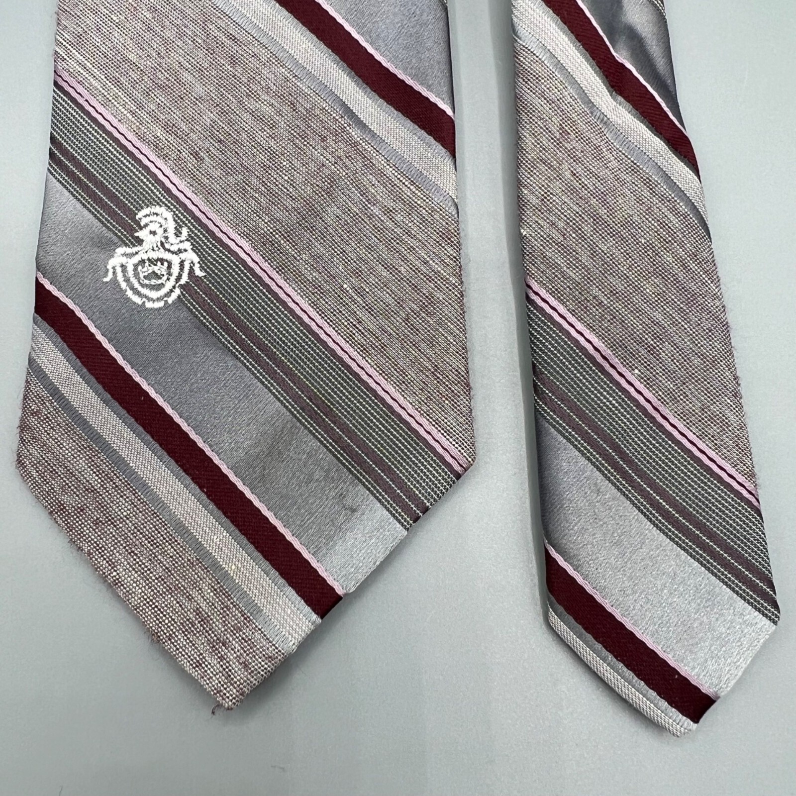 Vintage 1970s “Via Re” Men’s Embroidered Crest Regimental Striped Silver Tie