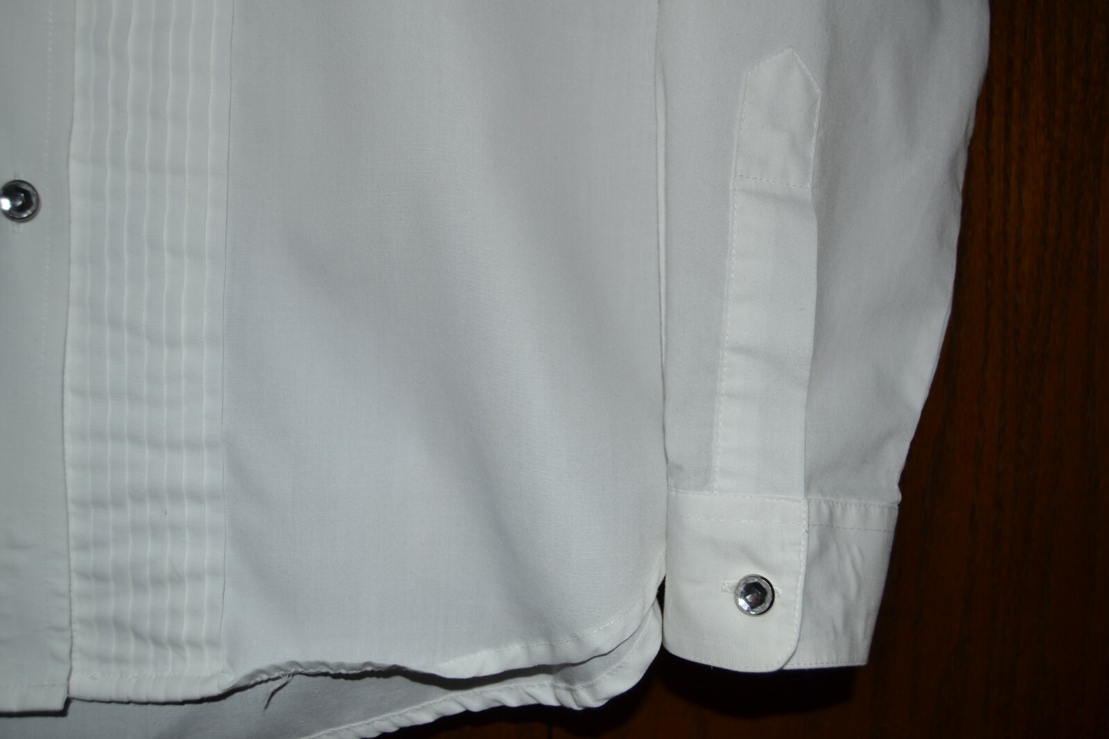 Vintage Wrangler Women’s Western White Geometric Shirt Size Bust 41 Inches
