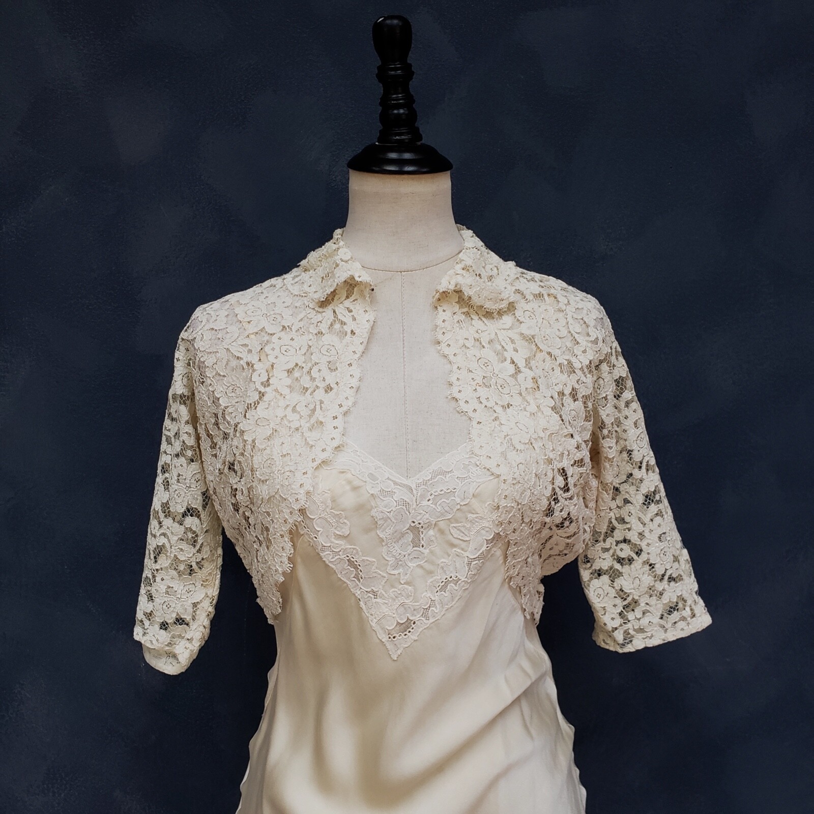 Off White Antique Lace Bed Jacket M