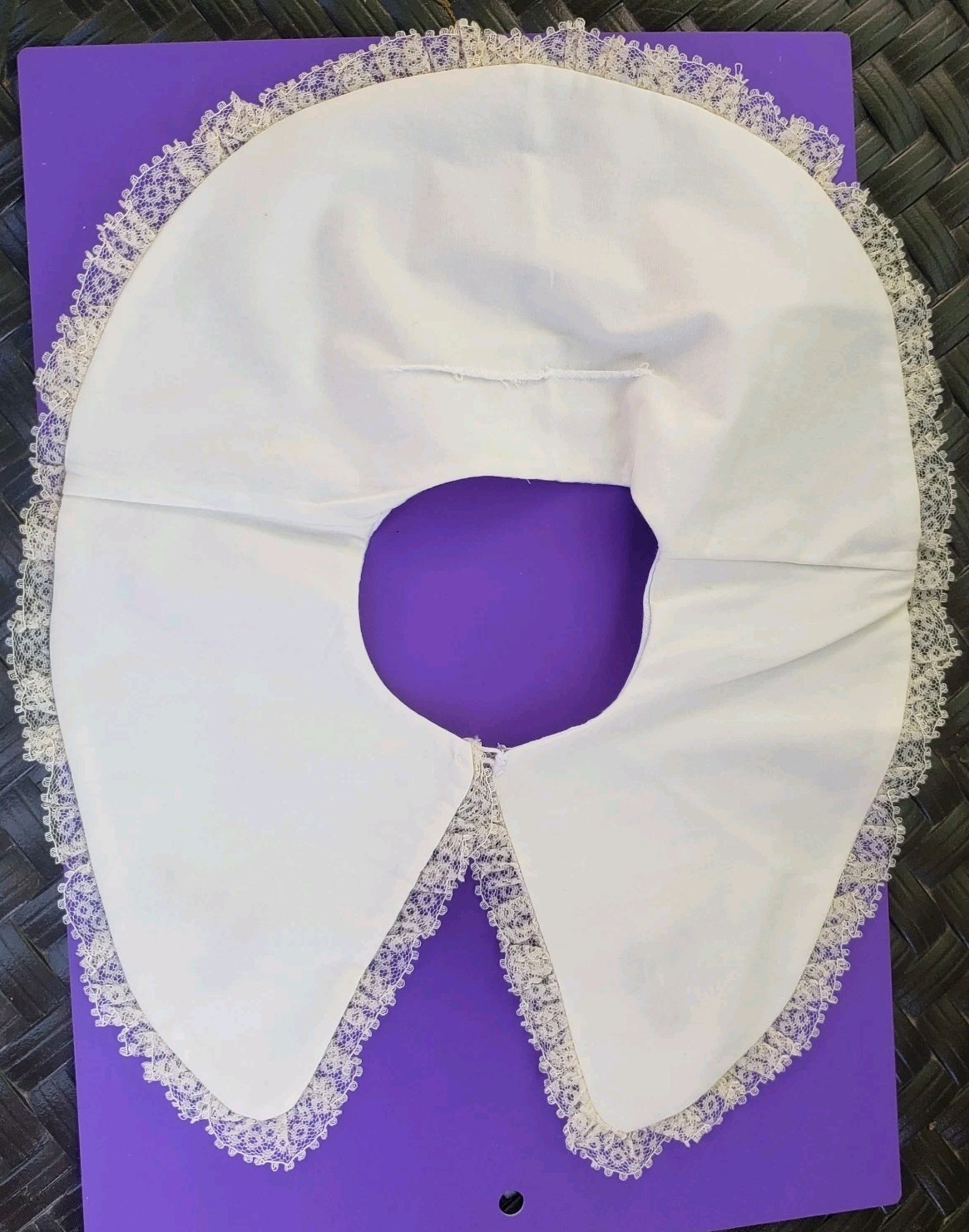 Vtg Satin Ribbon Flowered Poplin Collar/Bib/Peter Pan With Lace And Pearl Button