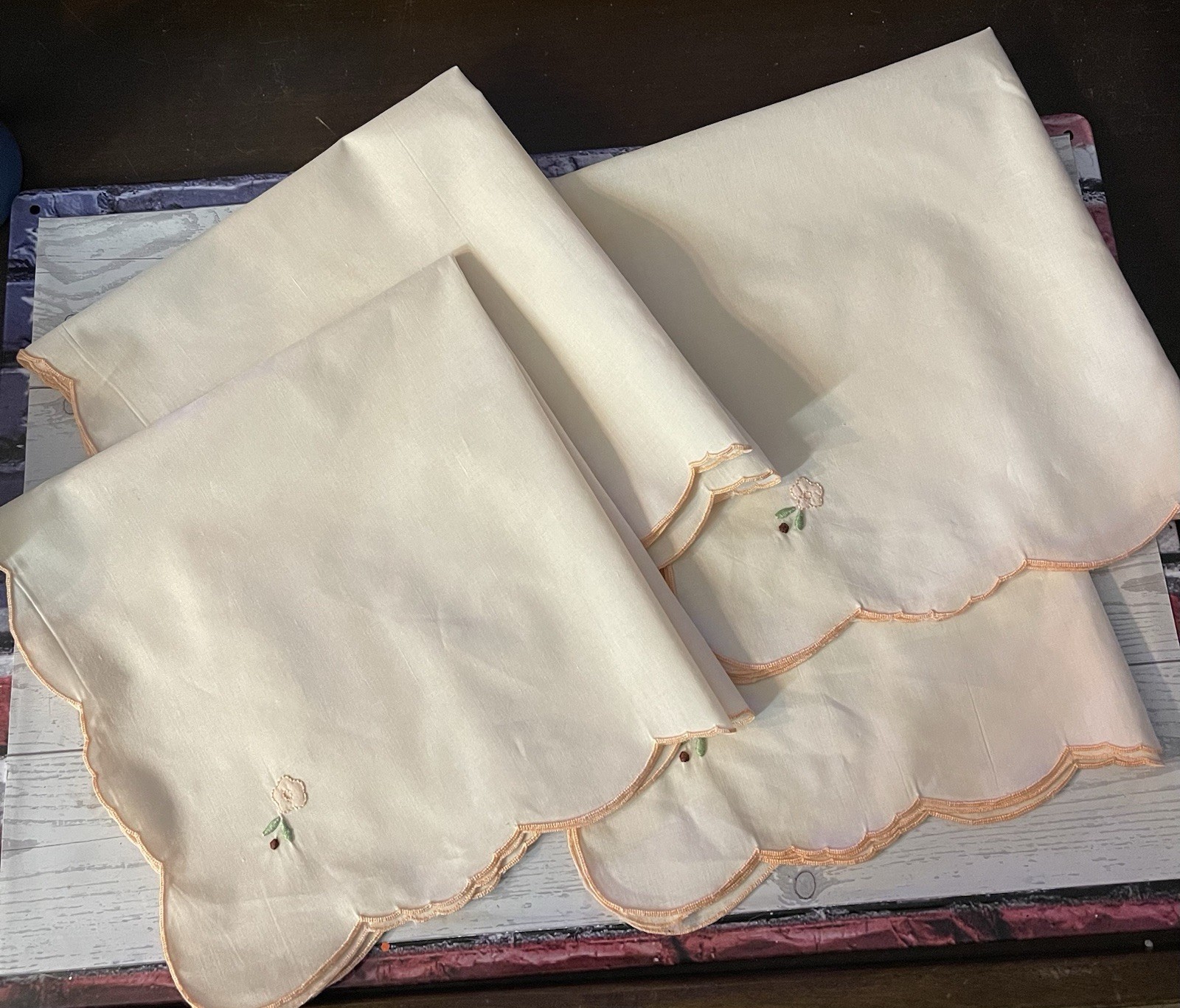 Vintage Embroidered Appliqué Flower Handkerchiefs Set Of 4. 15”X 15”