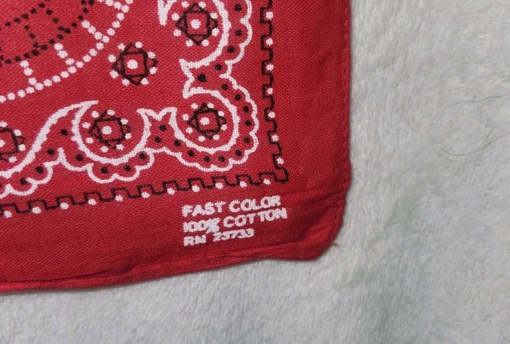 1960s Fast Color Red RN23733 Hankerchief Bandana 17×18 inches