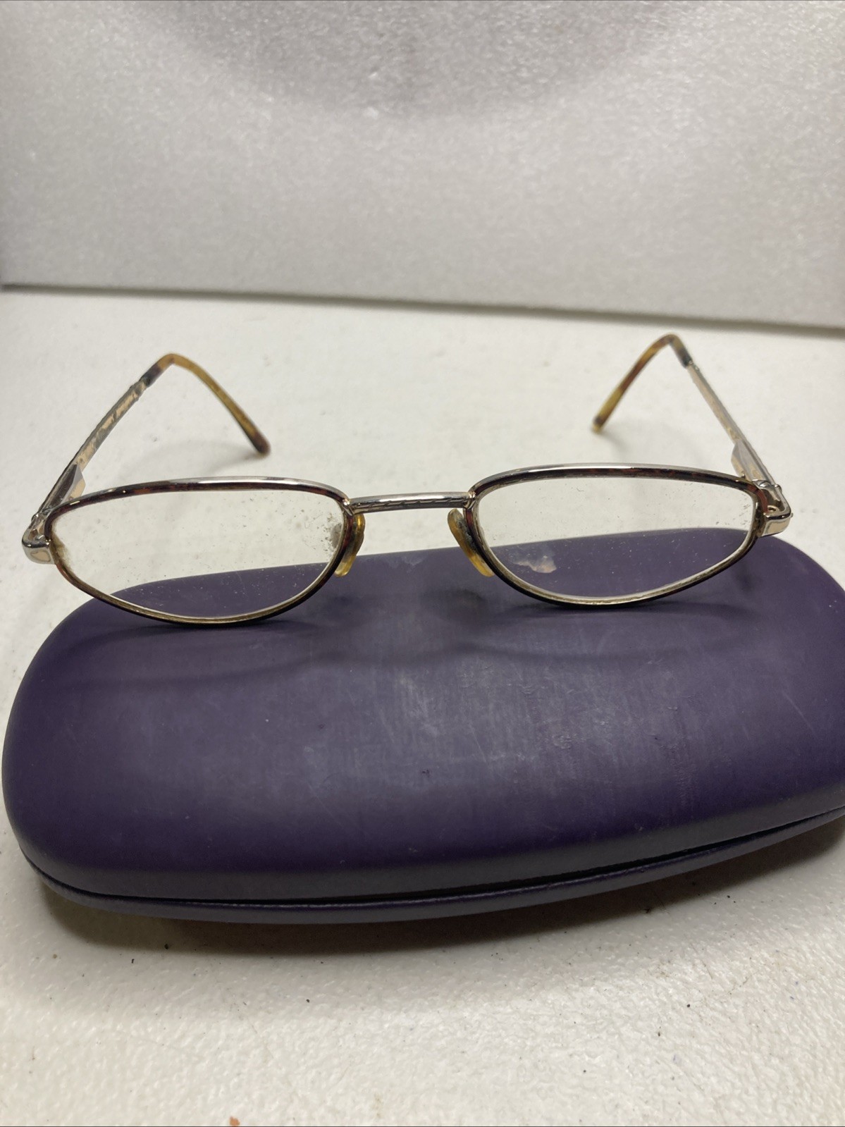 FOR PARTS ONLY!!!! Vintage-style metal eyeglasses.