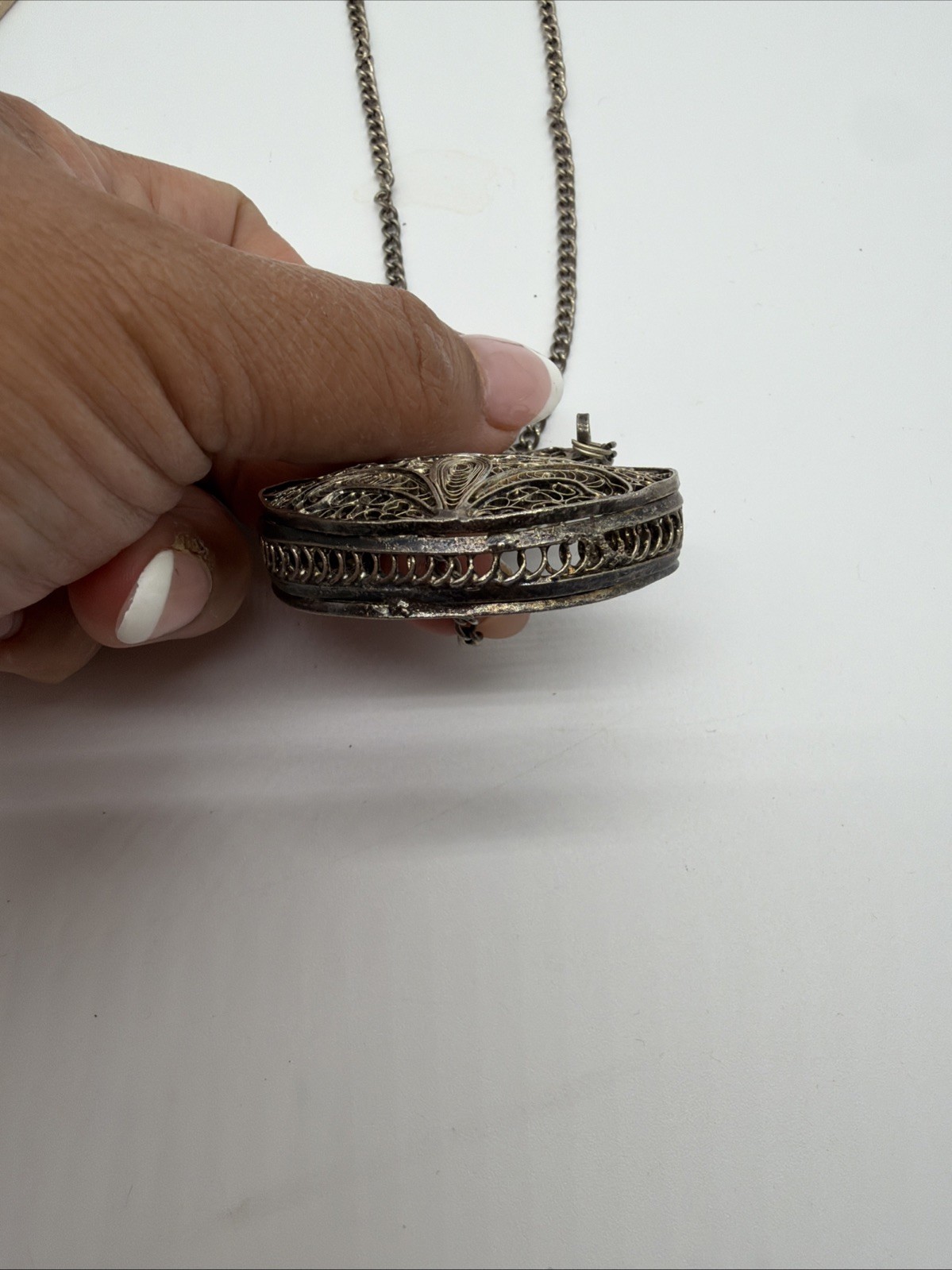 Vintage Aged Silvertone Filagree Mini Purse On Chain Tiny Pill Box Trinket A13