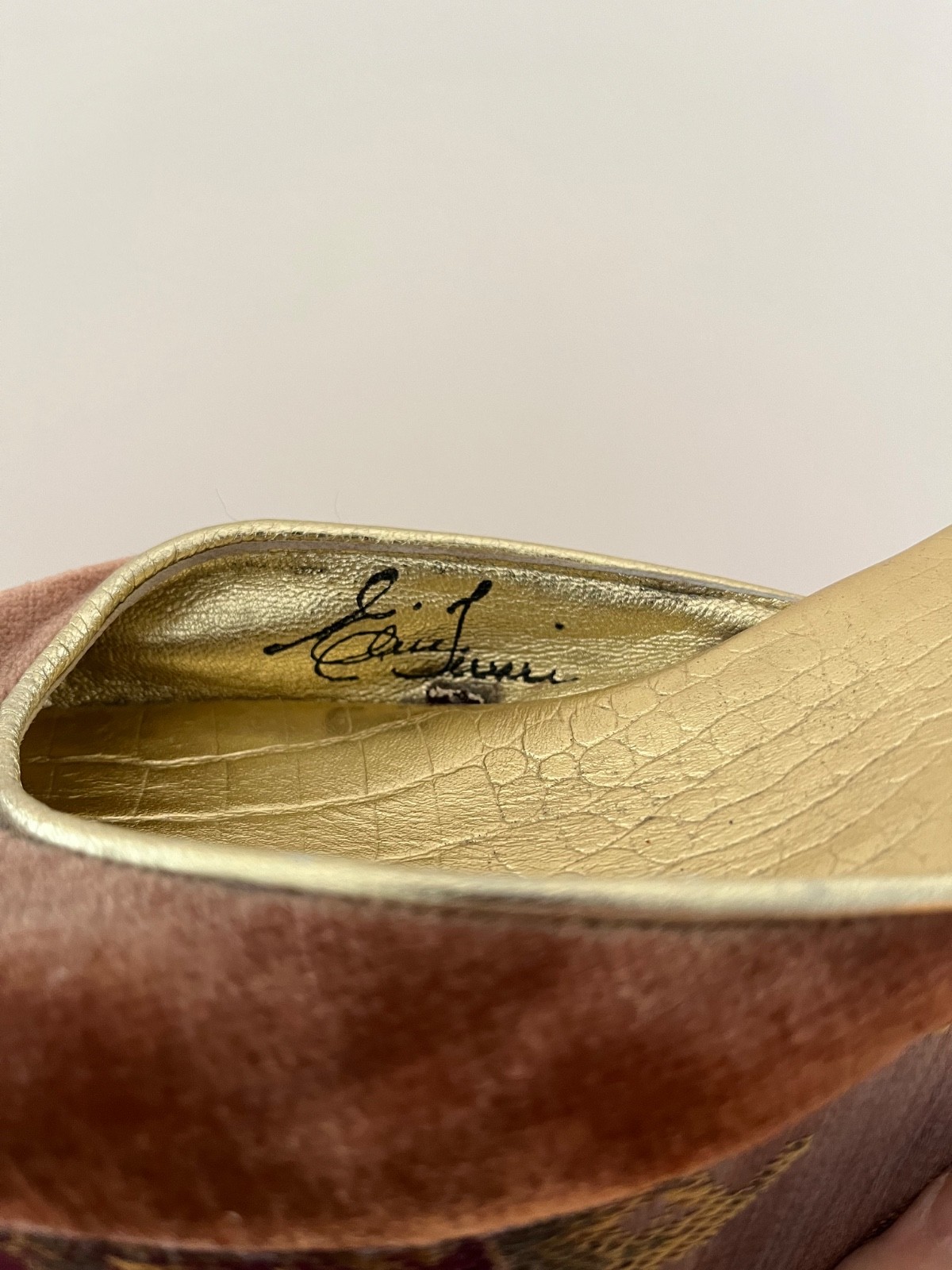 One of a Kind Vintage Shoes Women Velvet and Silk Size 7/12