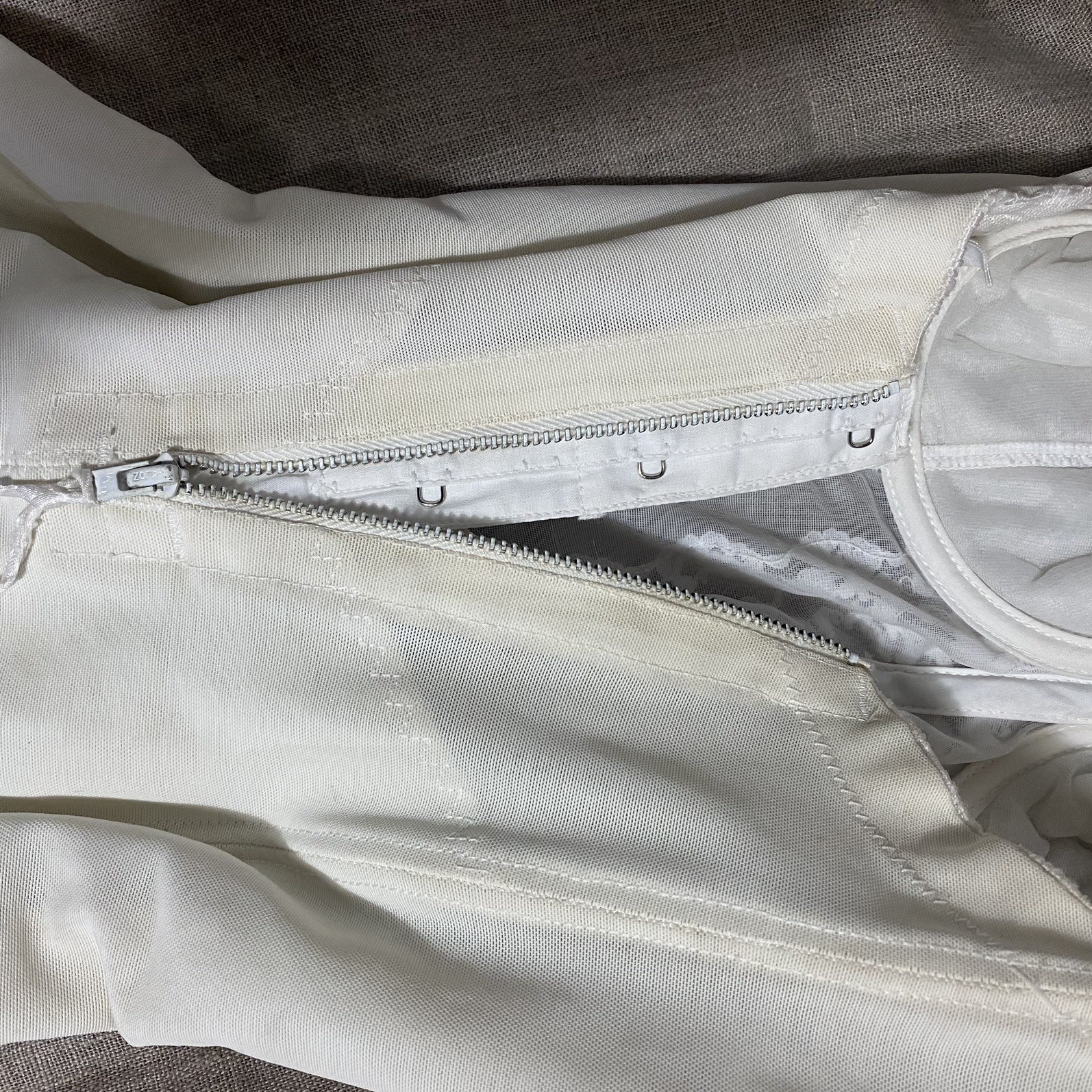 Marry Widow Vintage 50-60’s white strapless corset 33b