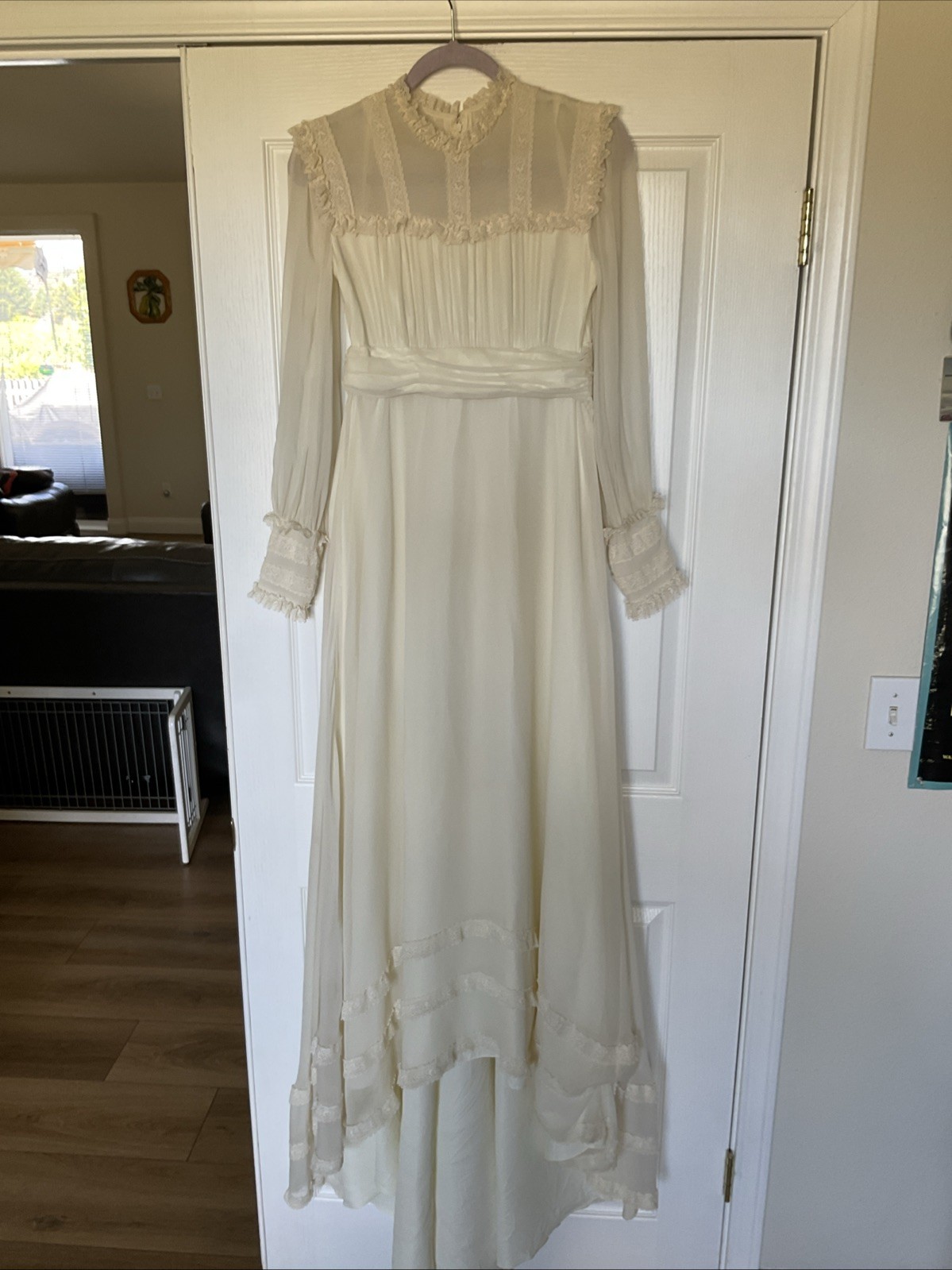 1970’s IVORY CREAM COLOR LONG WEDDING DRESS Long Sleeve Lace Trim Size 13/14