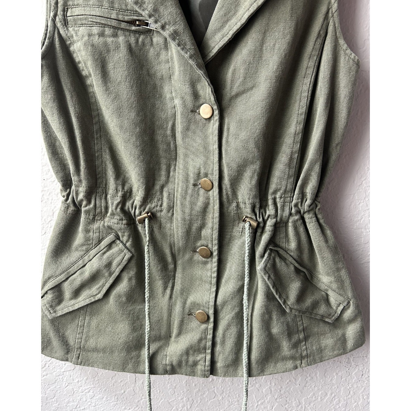 Vintage 2000s/ Y2K Woman’s Charlotte Russe Green Studded Collar Vest (Small)