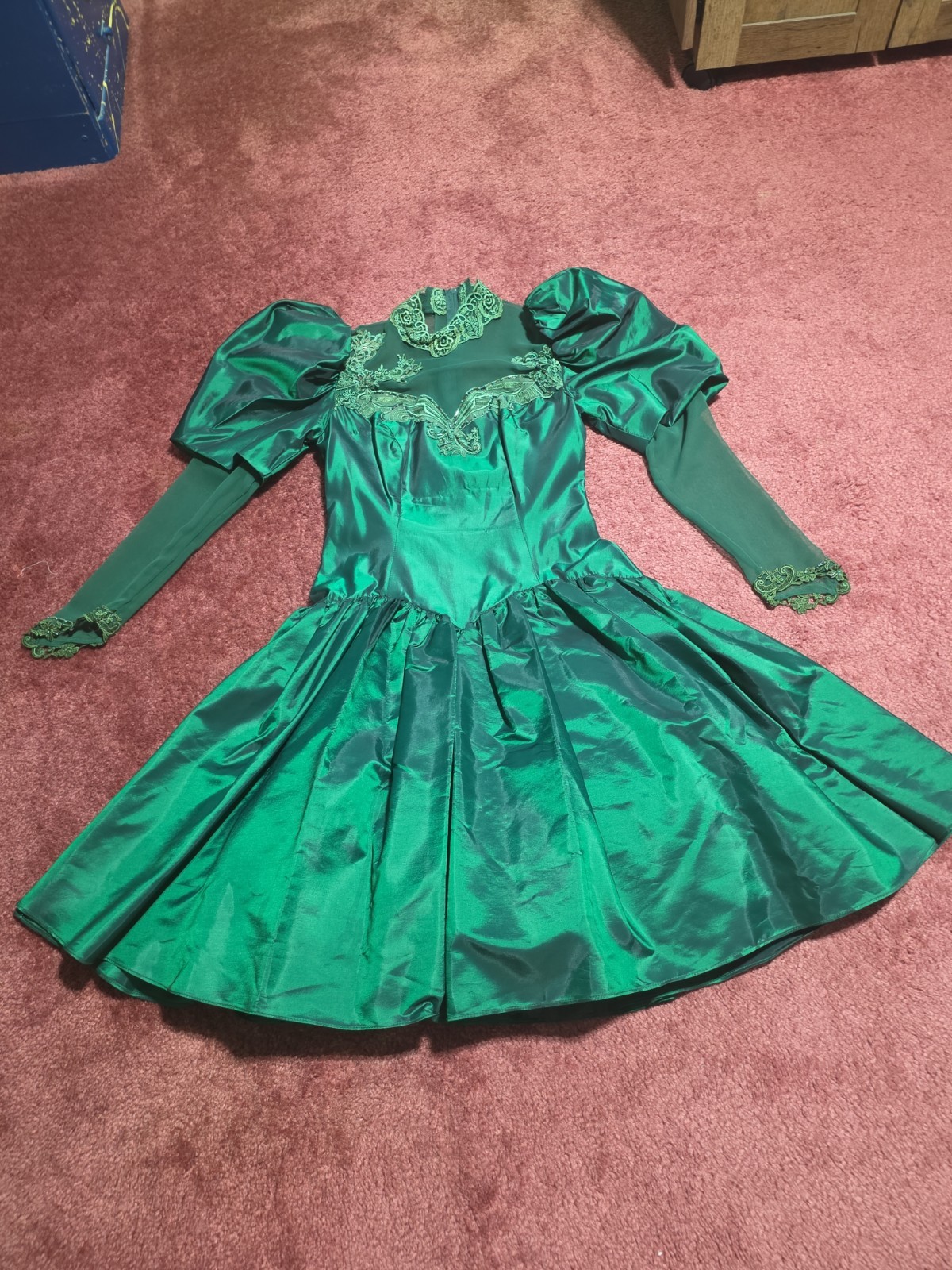 Vtg Emerald Green Taffeta Party Dress Beads Sheer LONG slv pfffy Unbranded VG