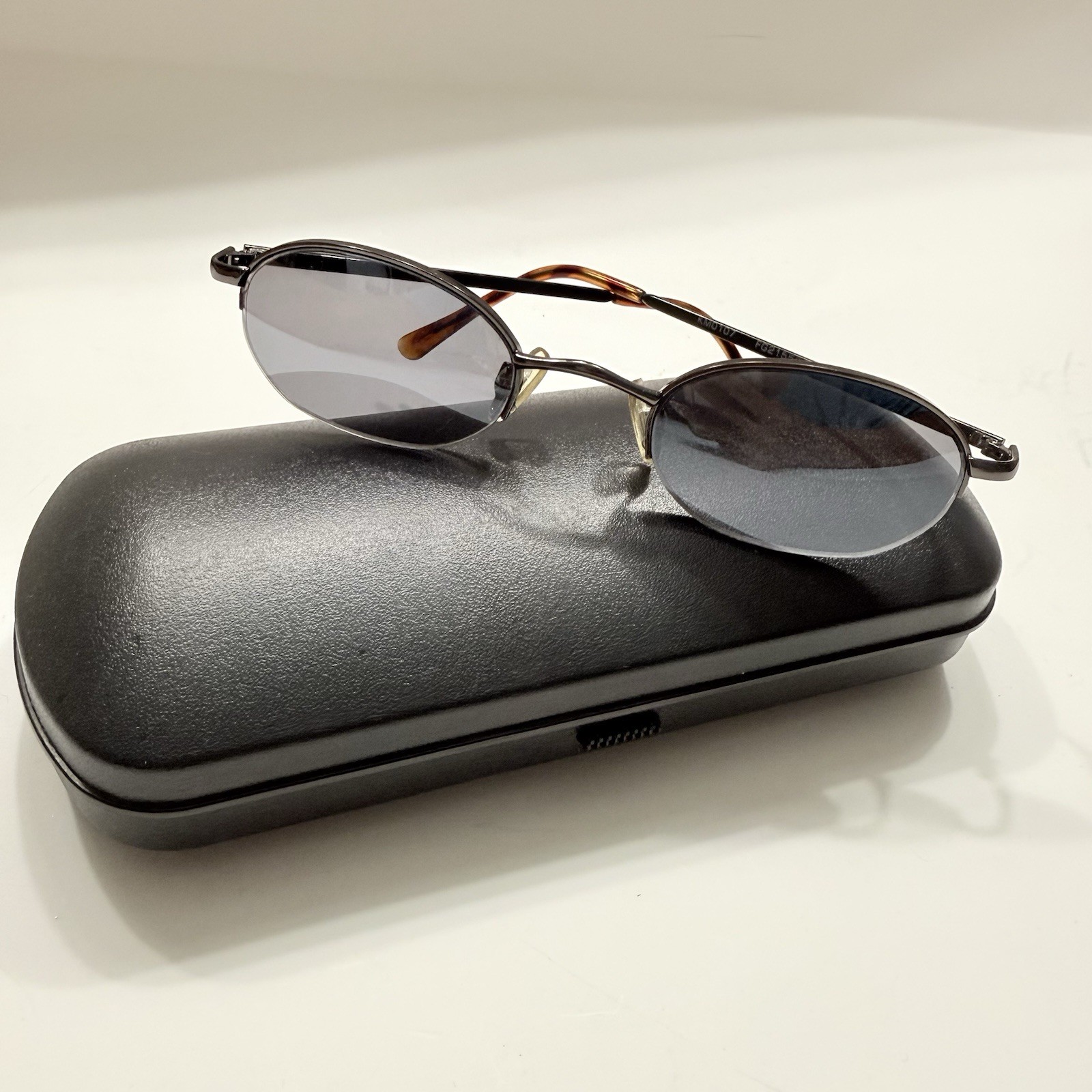 Vintage 90S Frame Sunglasses Tortoise With Case Dark Lenses
