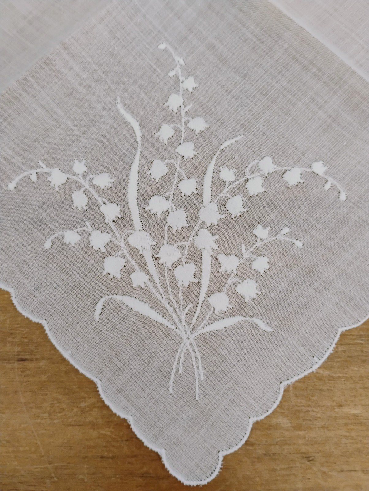 Vgt White Embroidered White Lily-of-the-valley Scalloped Batiste Hankie…