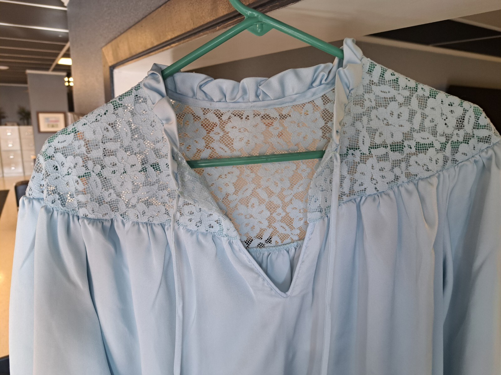 VTG Val Mode Lingerie Shiny Satin OVERSIZED Gown Lace Blue Large Moo Moo (B9.1)