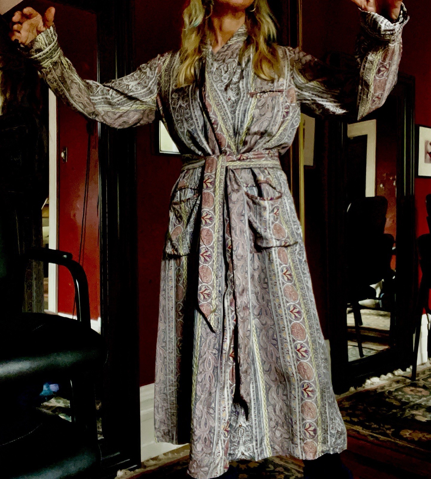 Liberties Of London 100% Silk Robe, Unusual Colors, Paisley, GORGEOUS, UNISEX