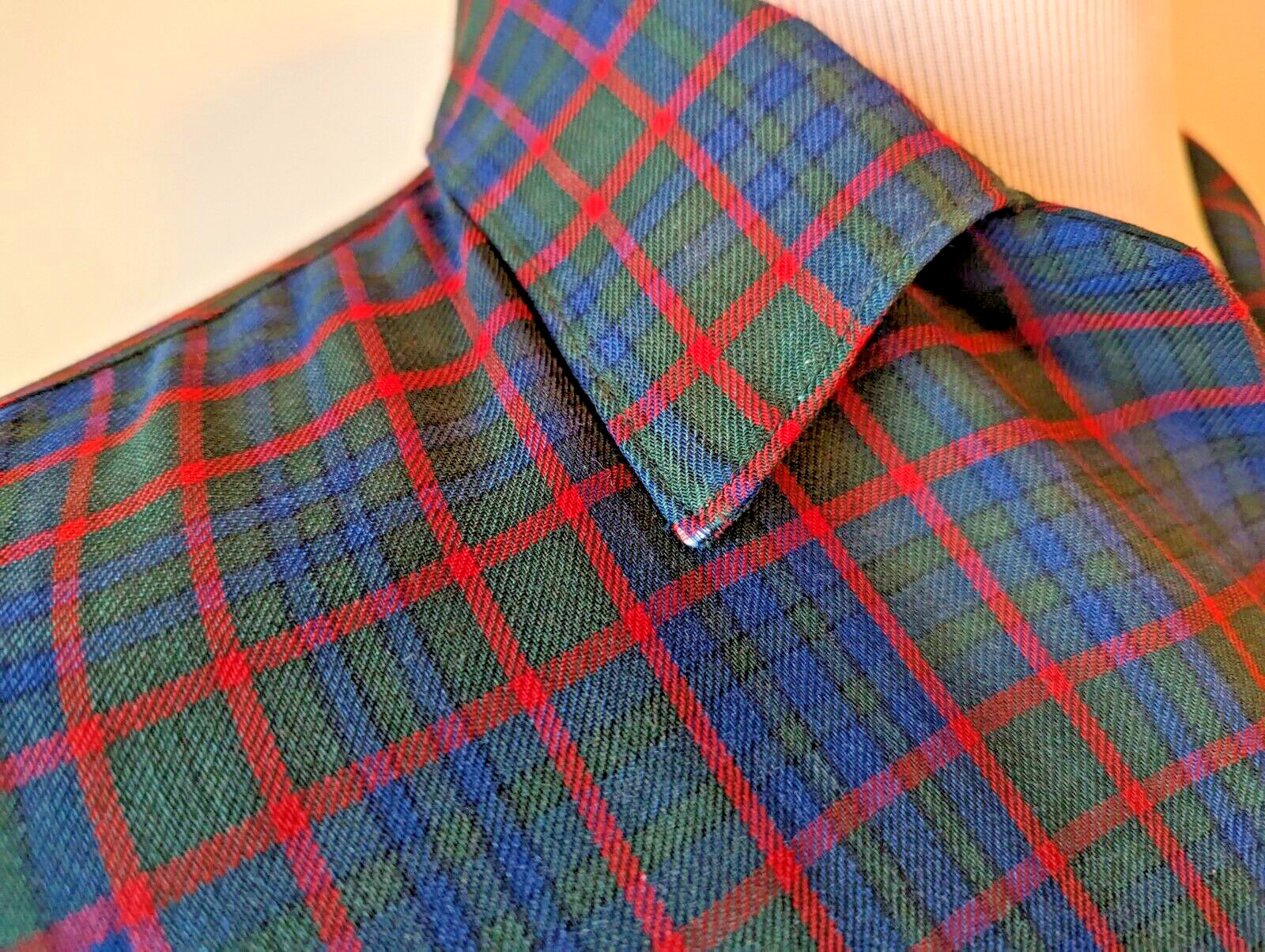 VINTAGE ARROW DECTOWOOL RED BLUE GREEN PLAID CHECK DACRON WOOL MADE IN USA LARGE