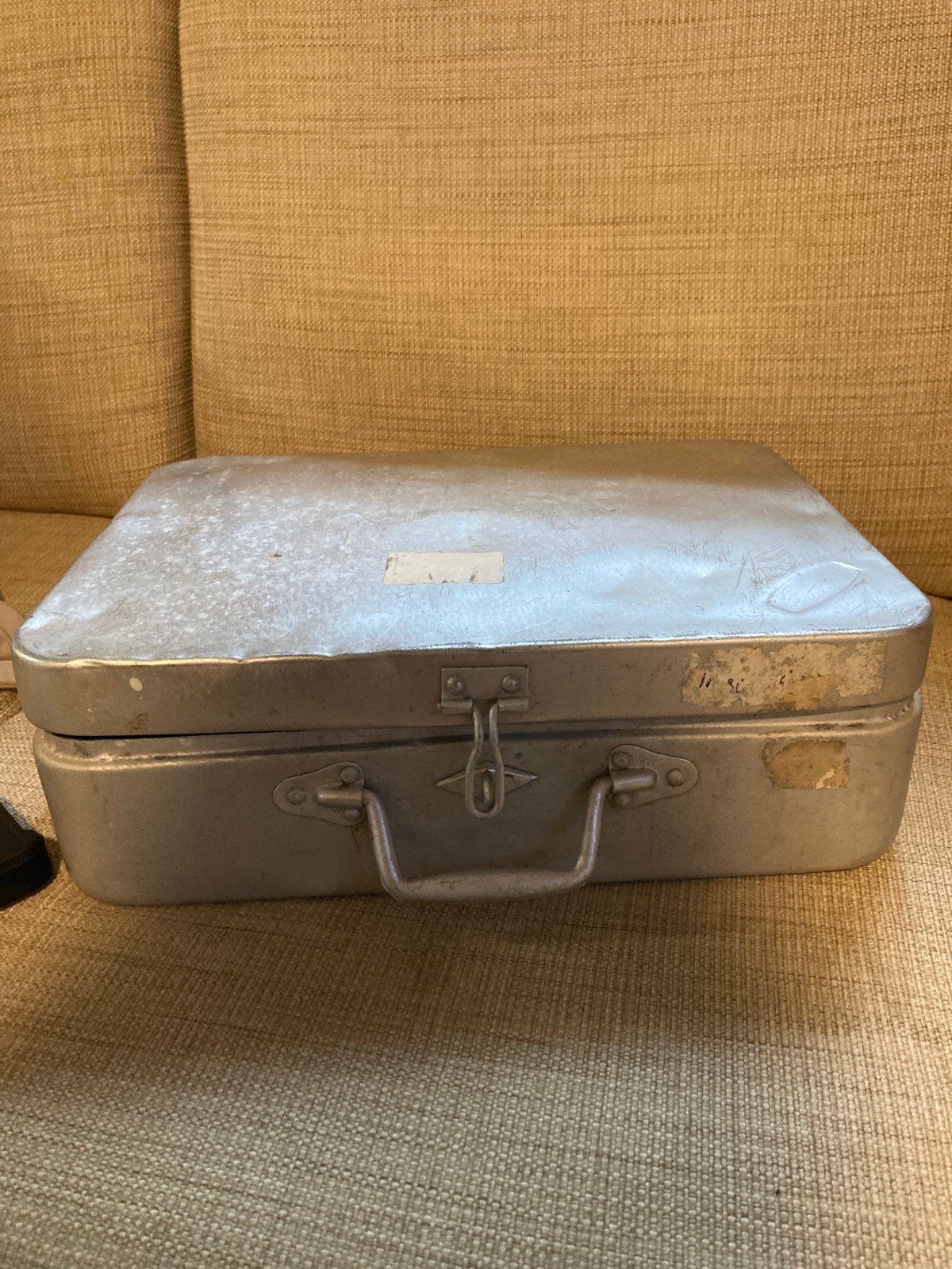 Vintage 1960’s Zero Halliburton Style Aluminum Briefcase 14″ x 10-1/2″ x 4- 1/2″