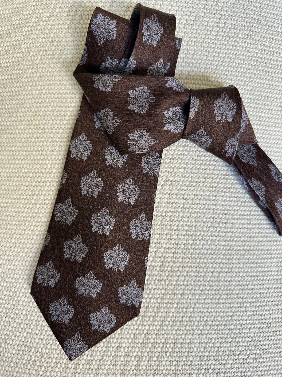 vtg 1980s CERRUTI 1881 Paris brown retro medallion silk tie