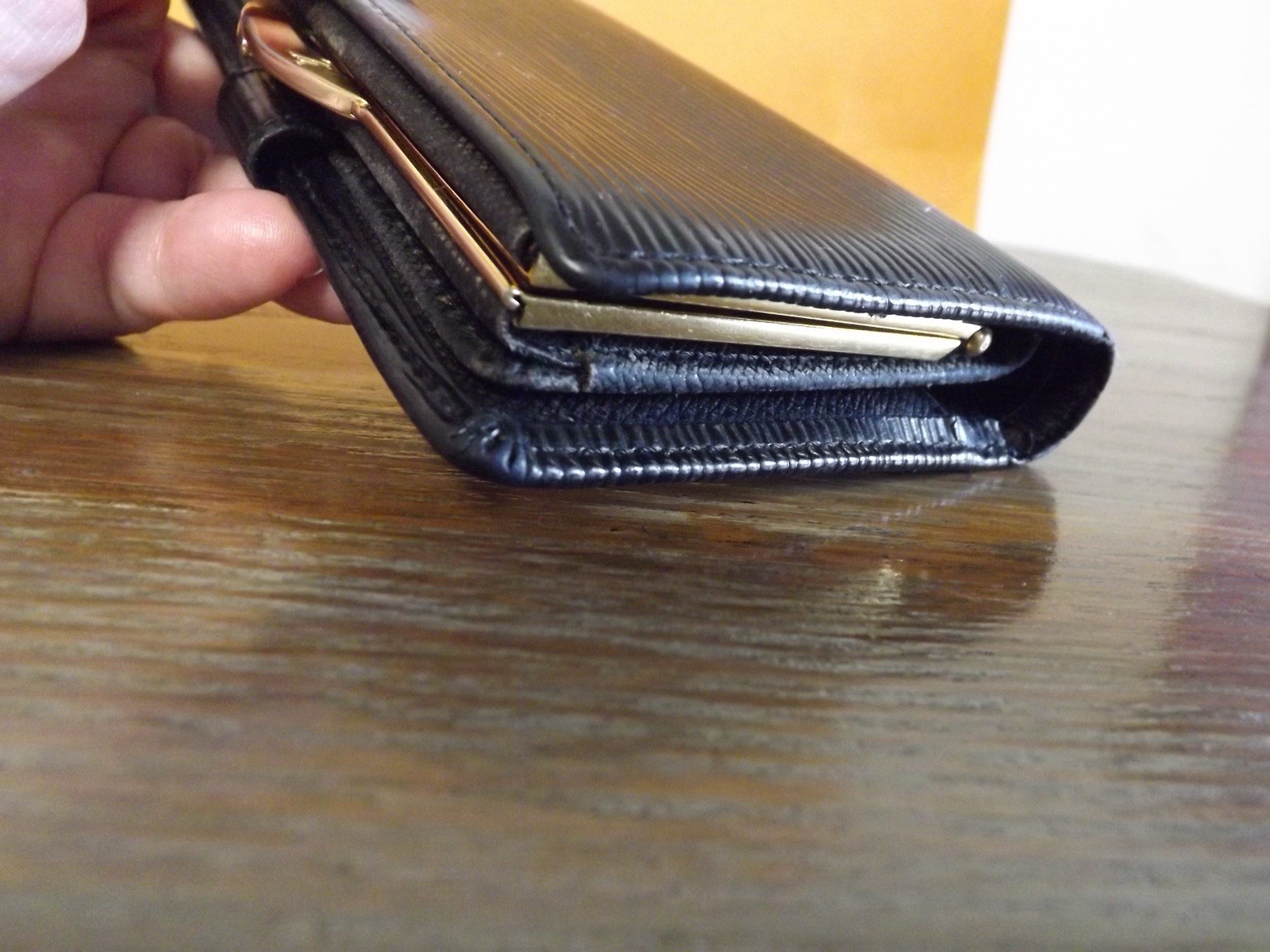 Louis Vuitton Black Epi Kiss Lock Wallet Vintage MI 0030 Card and Coin Wallet