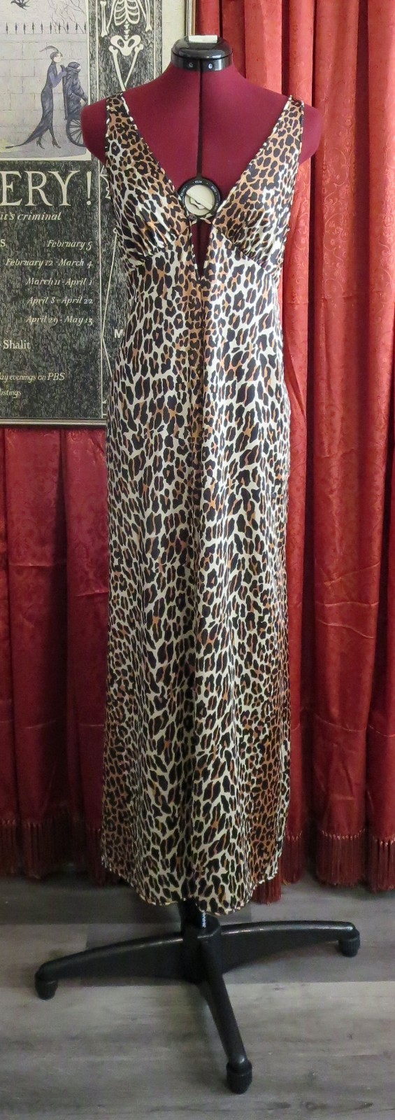 1970s/1980s Low Cut Strappy Leopard Print Nightgown Vanity Fair Size 32 XS/S