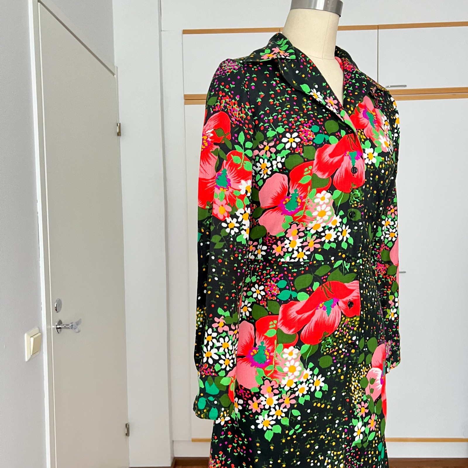 1970s Vintage Button Front Floral Maxi Dress Psychedelic Mod Long Sleeves Boho