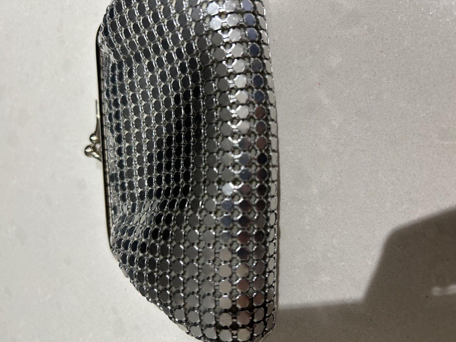 Vintage Suzy Smith metal silver glomesh decorative chainmail purse