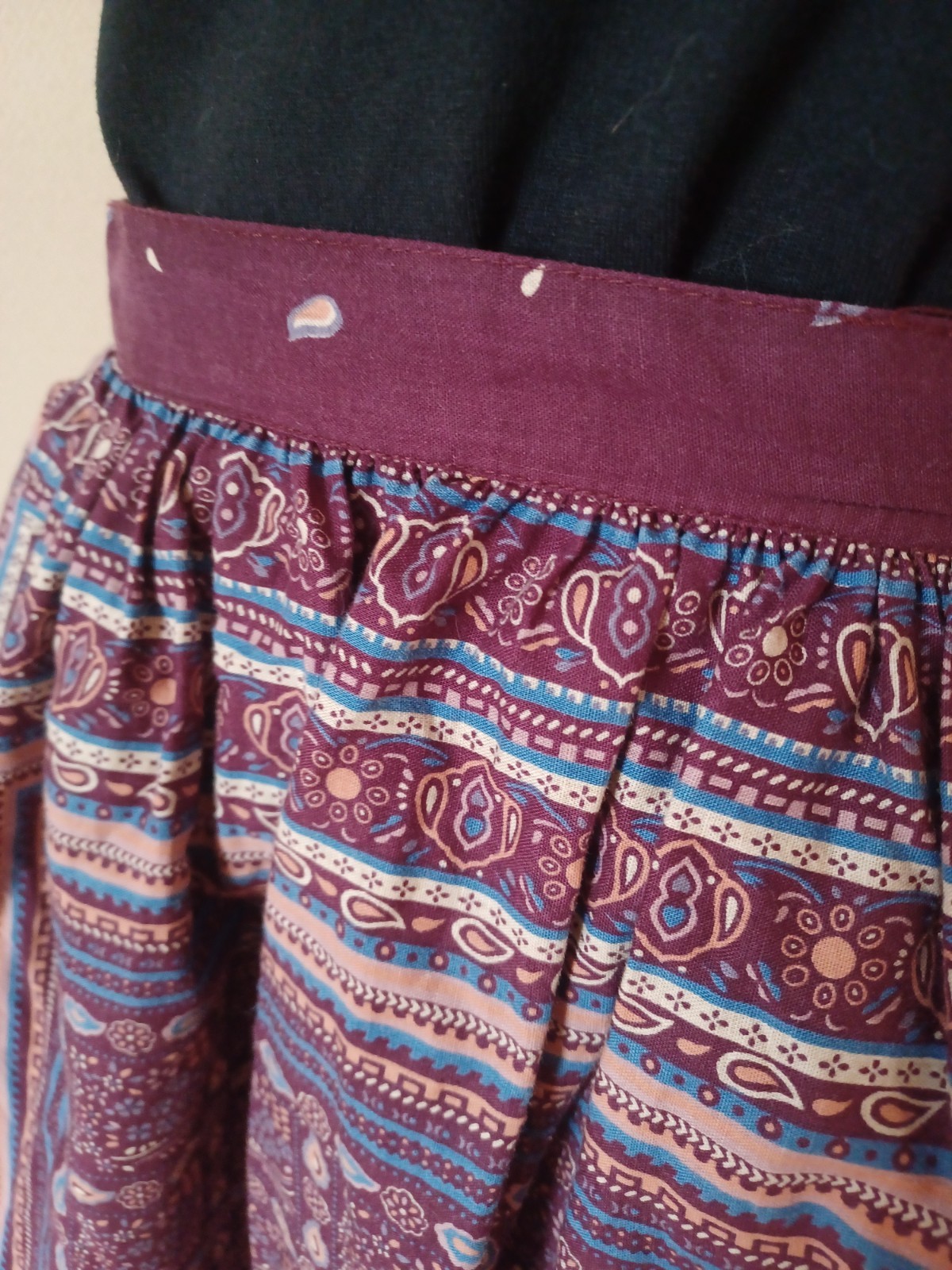 Vintage 1970s Tomboy Lesport Burgundy Paisley Boho Cottagecore Midi Skirt