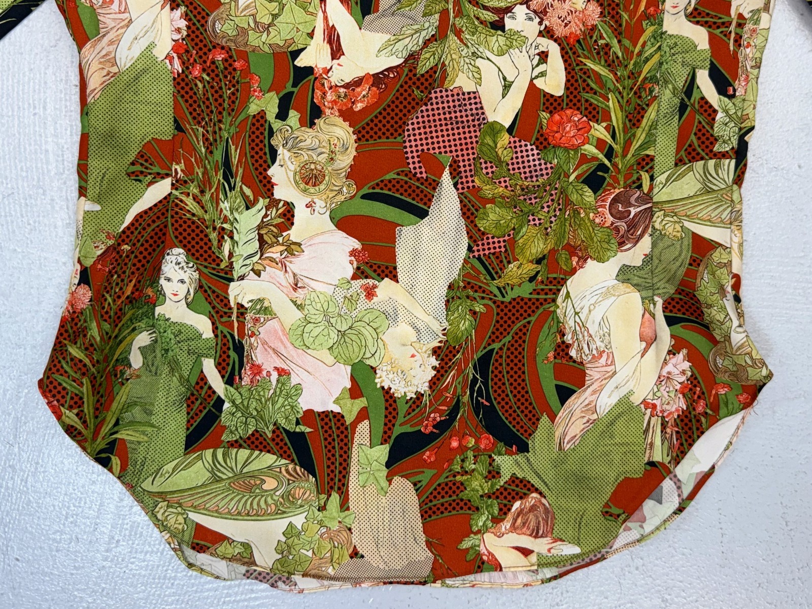 Vintage 1970s Alphonse Mucha Art Novelty Print The Gap Button Up Blouse Shirt