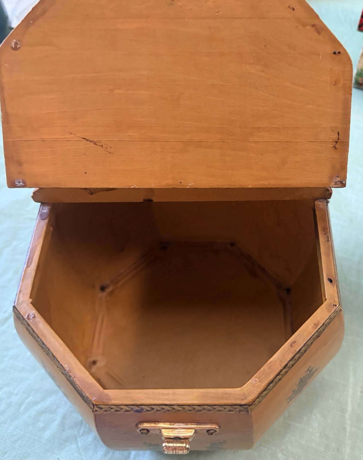 1960s Vintage Floral Decoupage Hexagon Wooden Box Purse w/Hinged Turn Lock