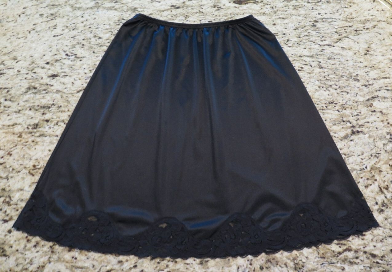 Vintage Slip Lingerie Black Silk by Vanity Fair Size Med L Pretty 1970s