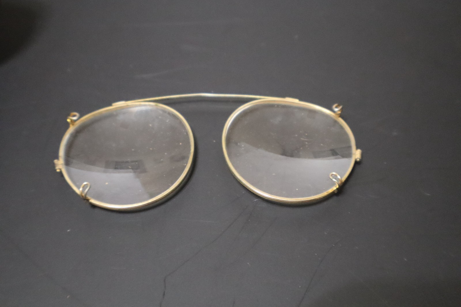 Vintage Pince-Nez Gold Tone CLIP ON SPECTACLES EYEGLASSES with case