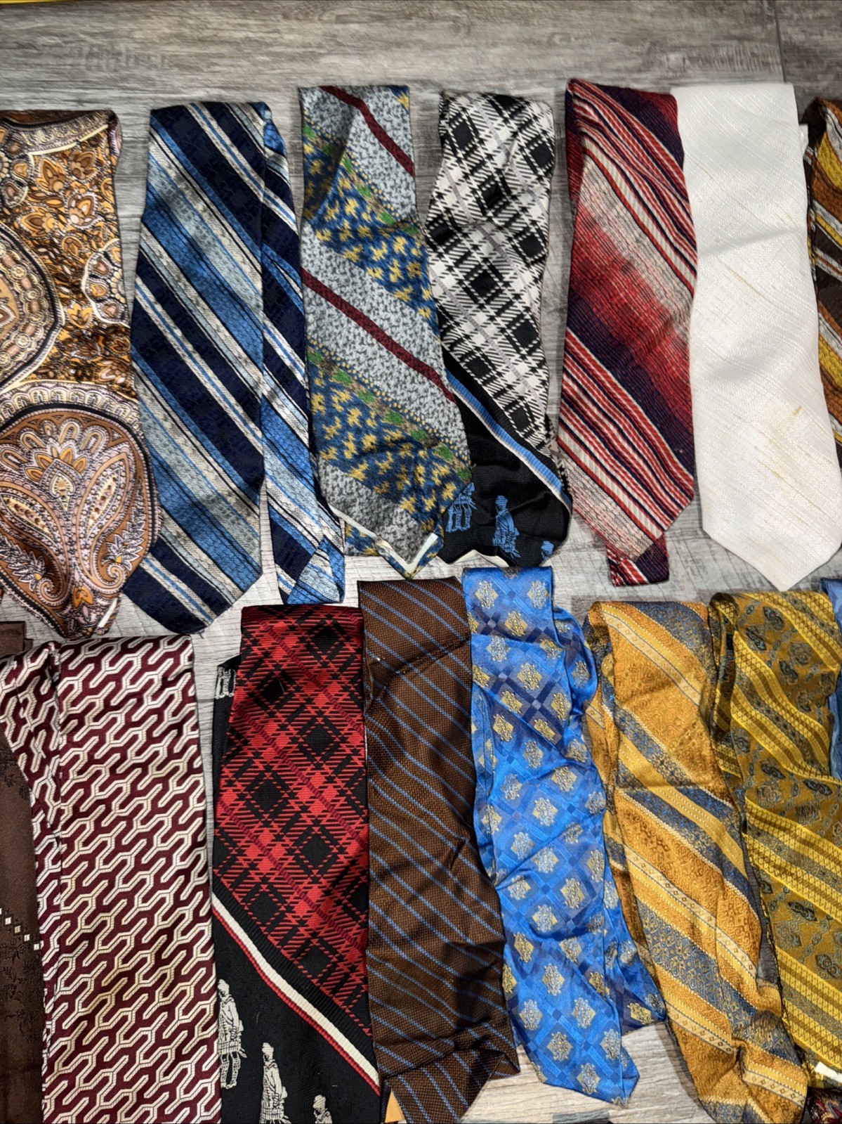 Big Lot of 43 Vintage 1950’s-60’s 70’s Men’s Neck Ties- Silk – Acetate- Rayon