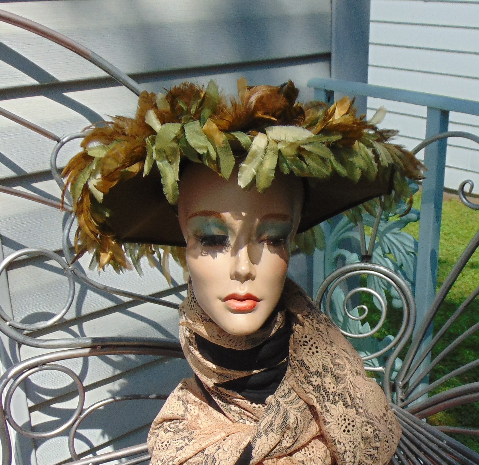 Vintage 1950s Green Velvet & Feathers Platter Hat