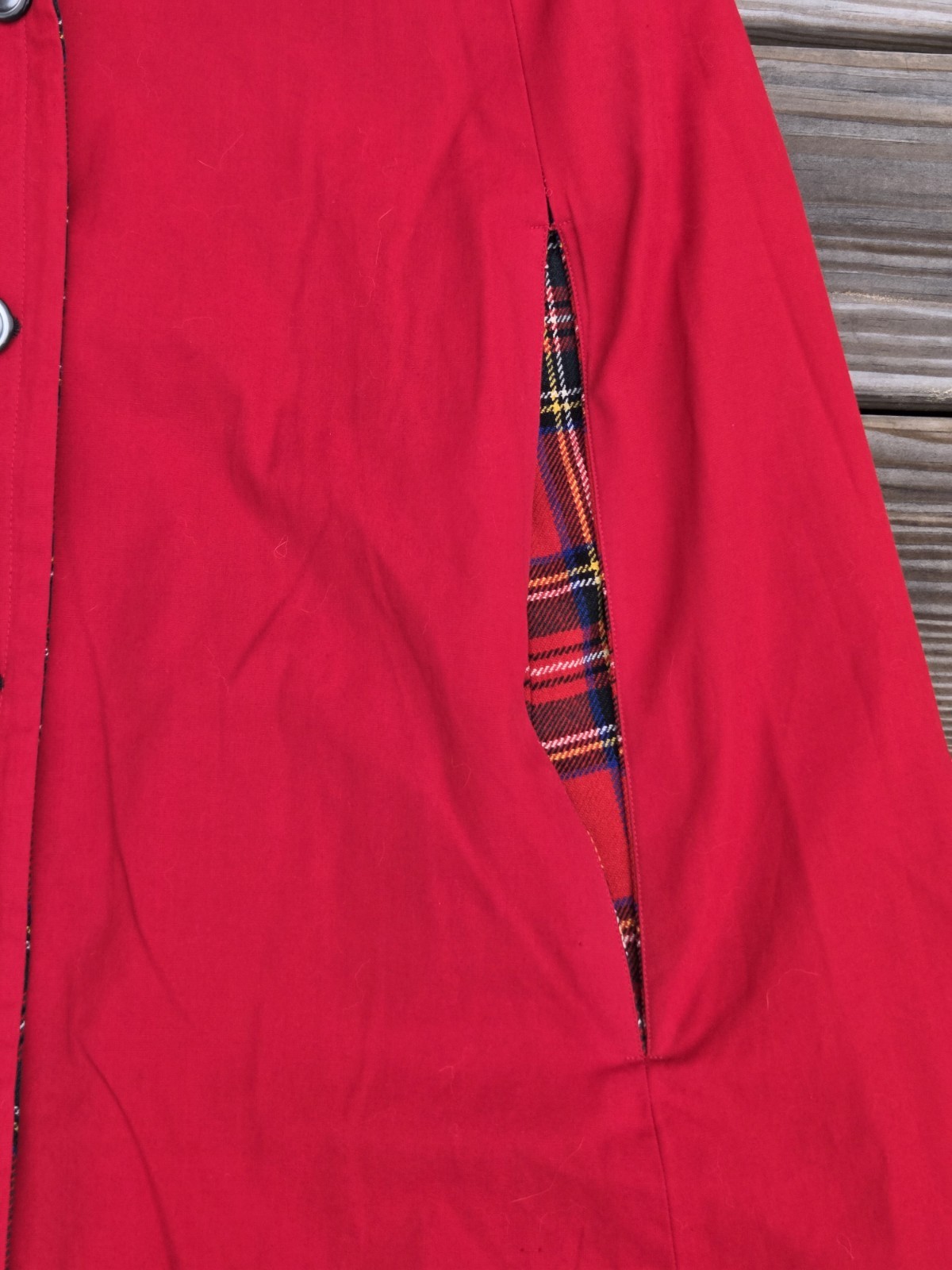 👀🍒Vintage Plaid Swing Cape Red Black Tartan Coat 60s Mod Schoolgirl Chic🍒👀