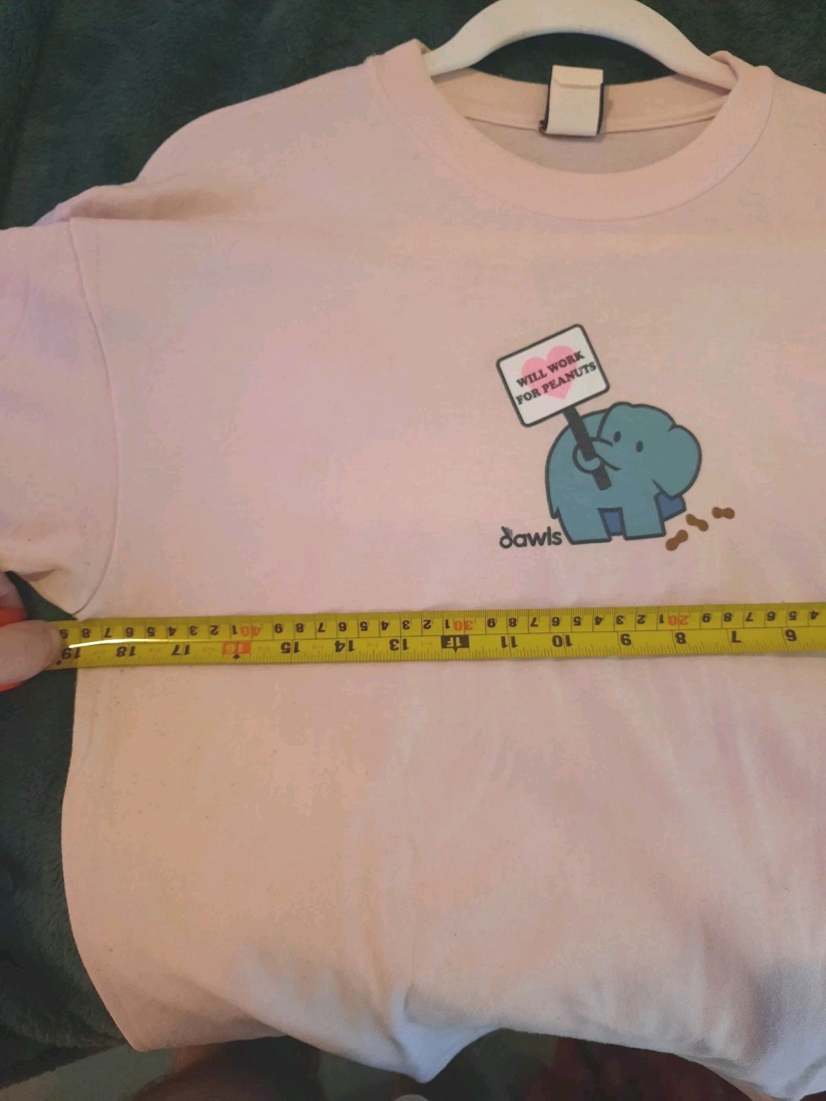 Vintage 90s Dawls T-shirt – Elephant And Peanuts – 19 Inches Across