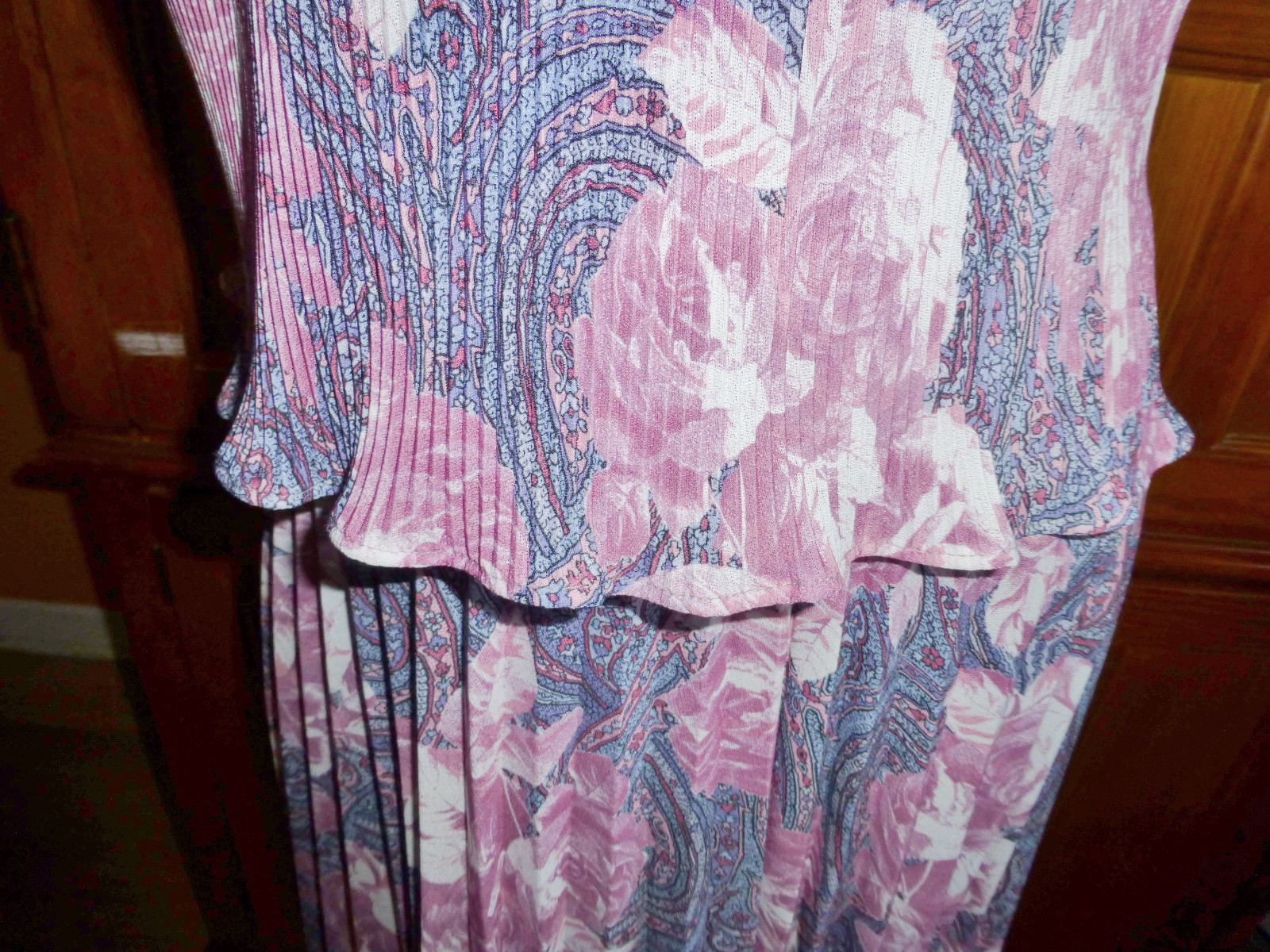 New VTG 70s Micro Pleat Mauve Rose Floral print Boho Cocktail Secretary DRESS ML