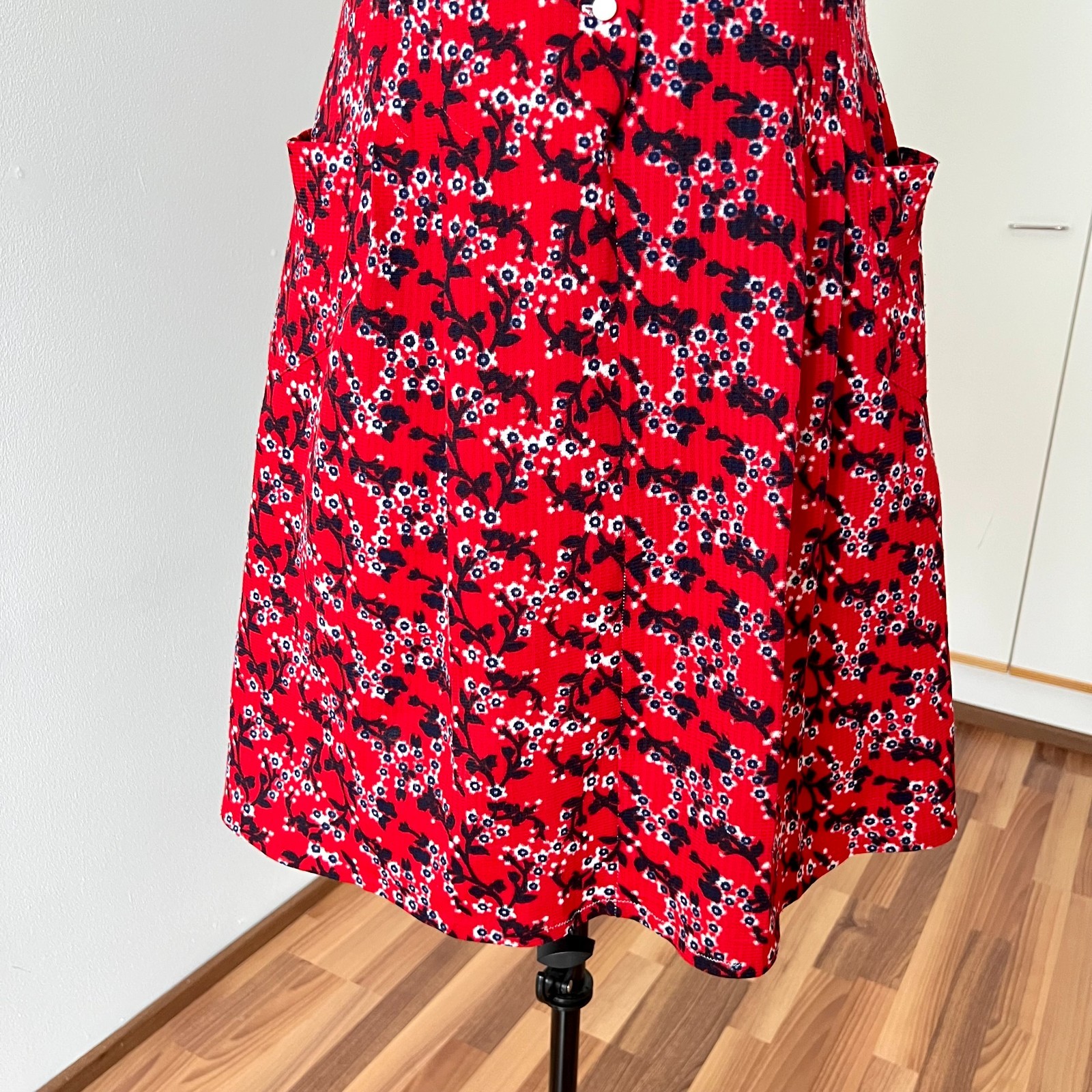 1970s Plus Size Floral Mod Shift Dress Button Front Twiggy Style GoGo Retro EU42