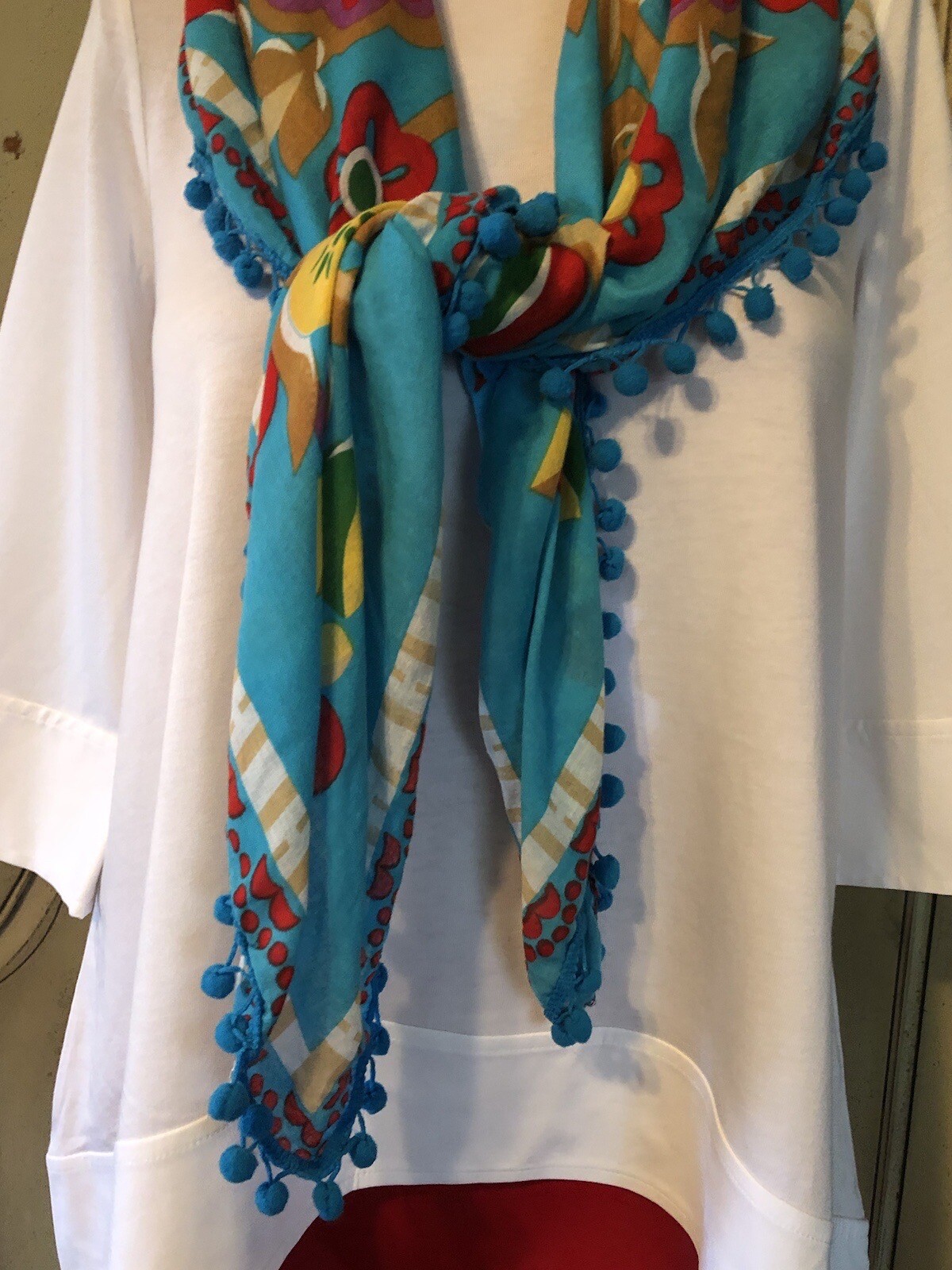 New scarf Measuring 20X40 Inches Turquoise Floral