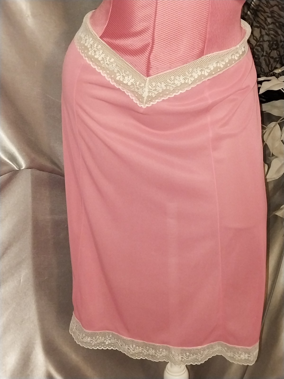 VTG Silky Nylon PIN UP Lace Ruffles Pink Dress Slip BOMBSHELL GORG GLAM S