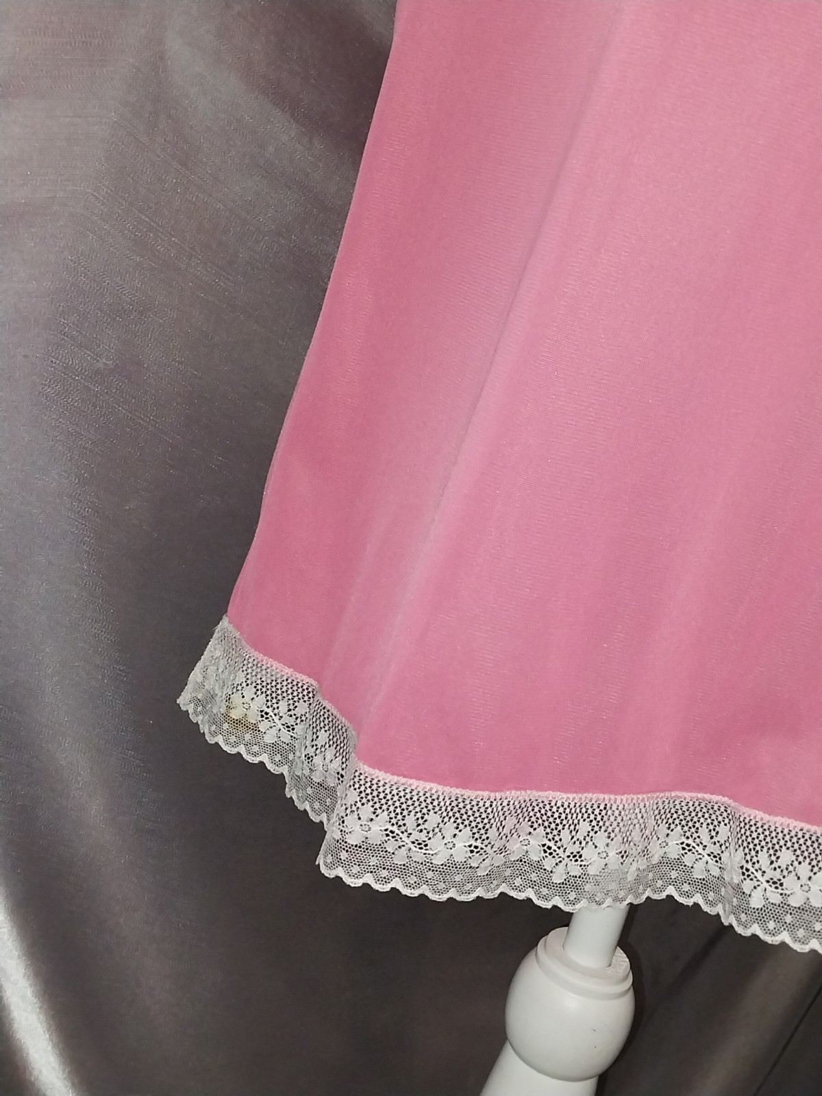 VTG Silky Nylon PIN UP Lace Ruffles Pink Dress Slip BOMBSHELL GORG GLAM S