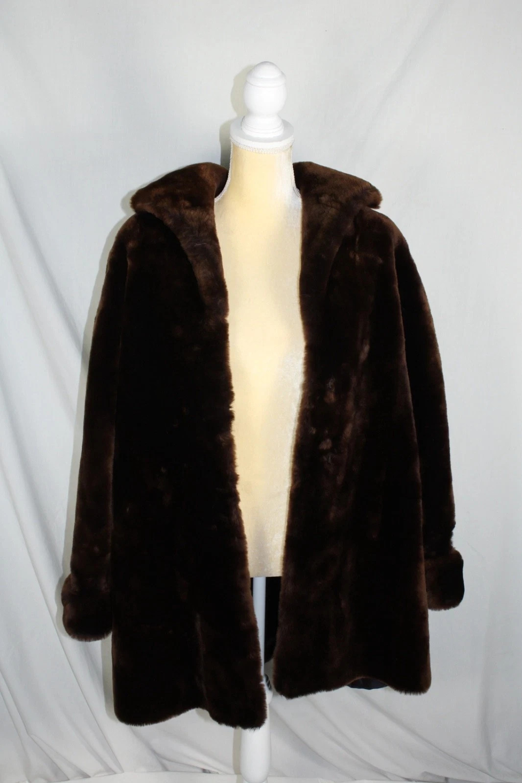 Keller’s Manufacturing Furriers St Joseph MO Women’s XL Fur Coat Jacket Vintage