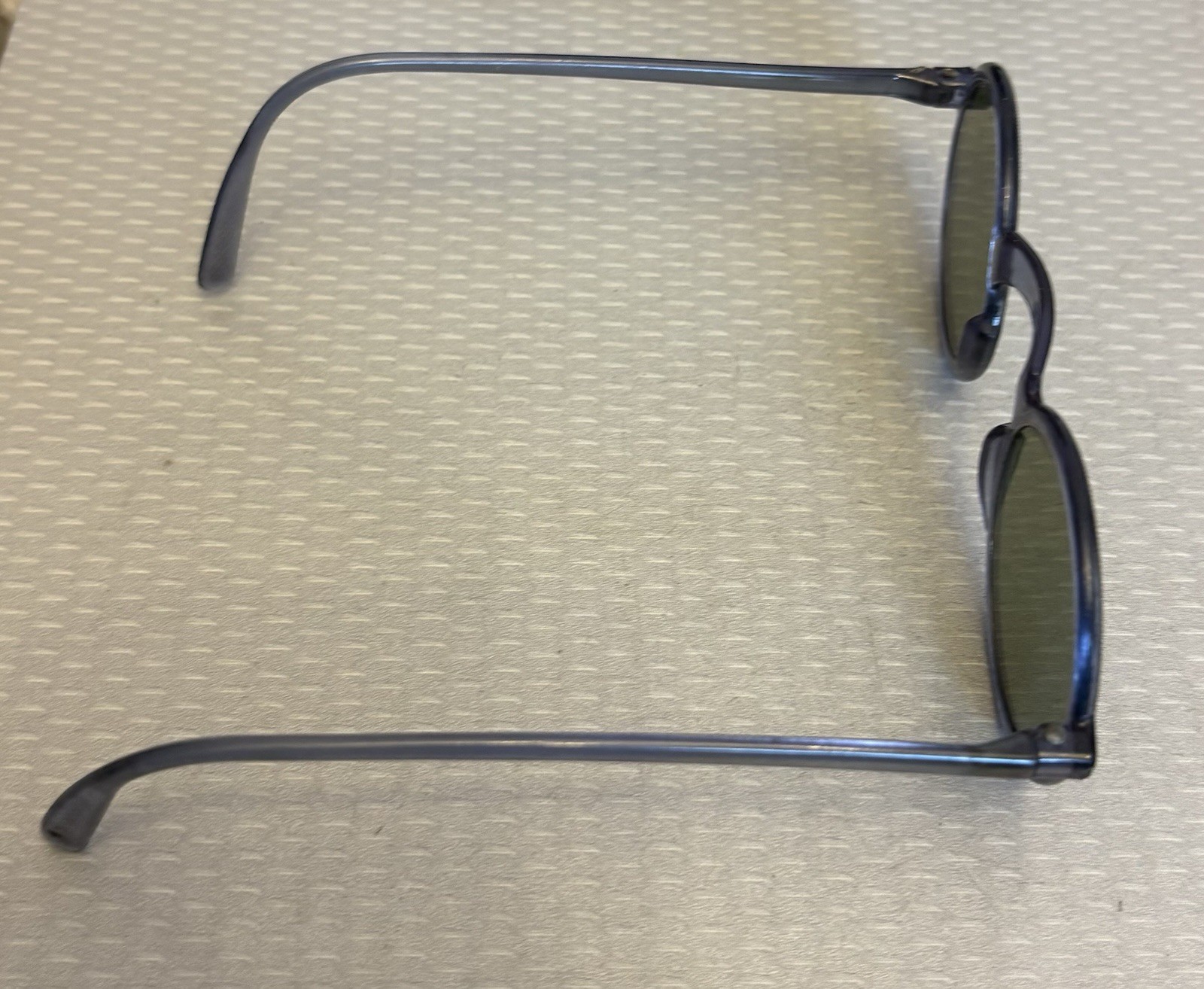 1930s Vintage Clear Blue Celluloid Sunglasses Round Green Lens Keyhole Bridge