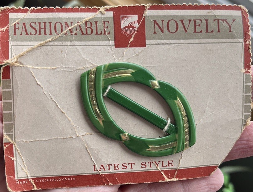 Vtg Novelty Green Gold Plastic Novelty Buckle Slide NOS Czechoslovakia MCM