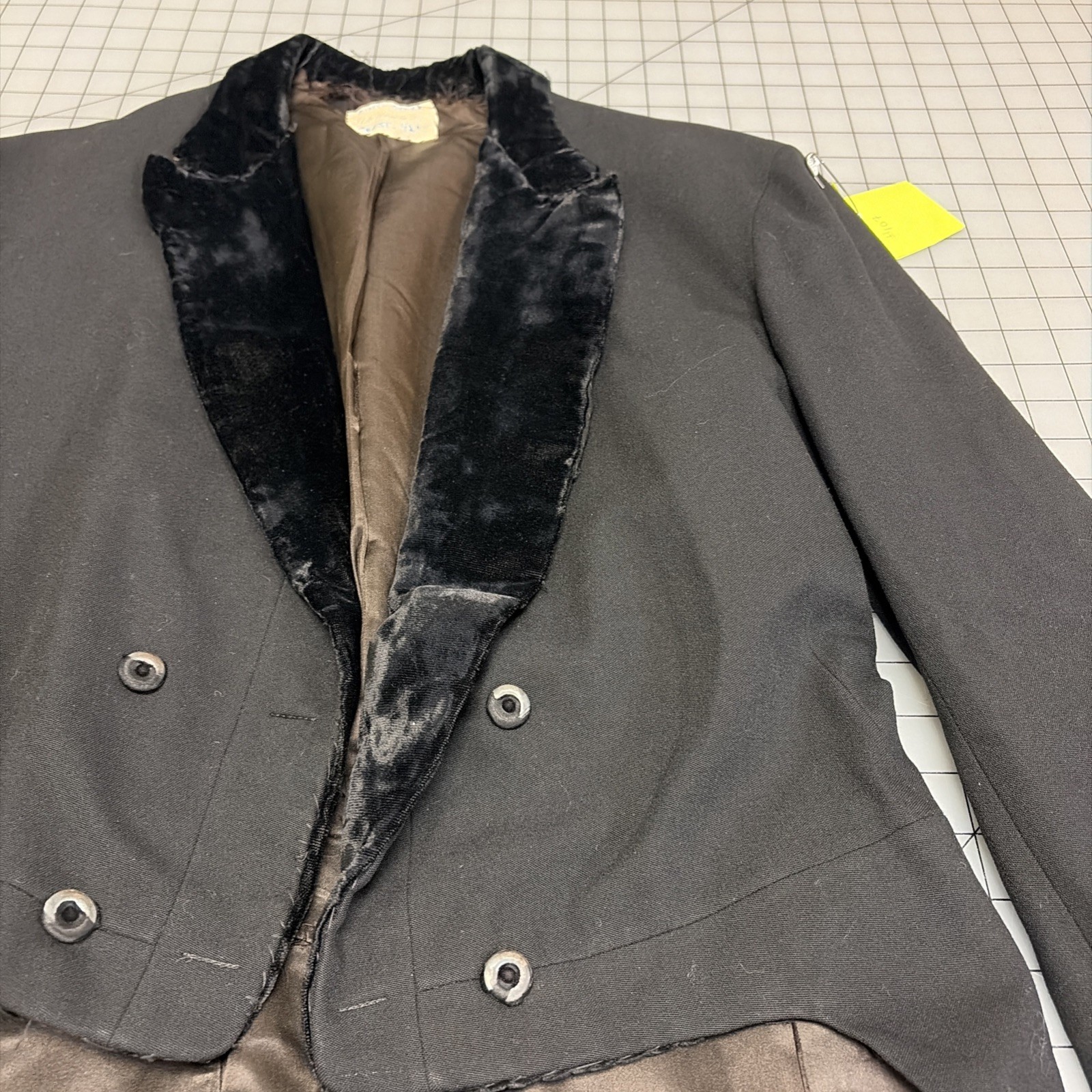 Gorgeous 1900s Vintage Black Opera Tuxedo Coat with Tails, SZ 42″ #107