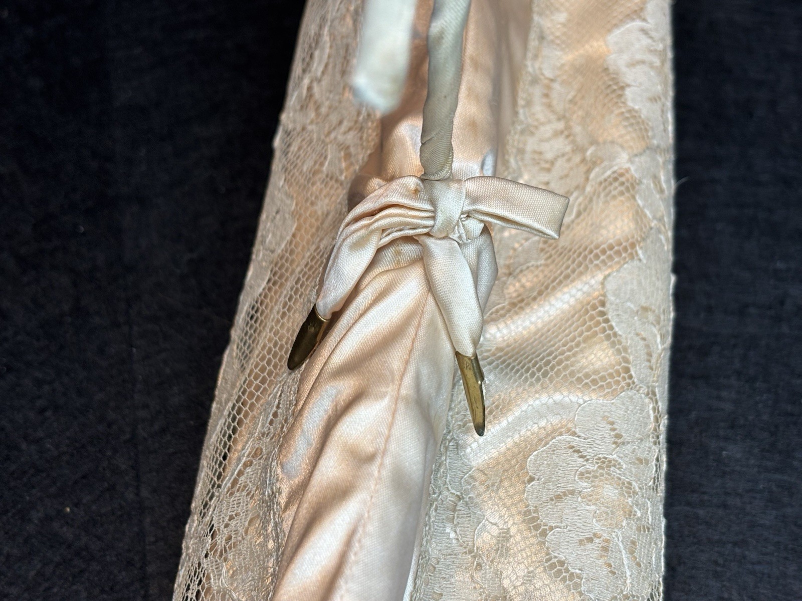 ❤️Antique Champagne Satin & Lace Padded Wooden Dress Hanger Shoulder Cover