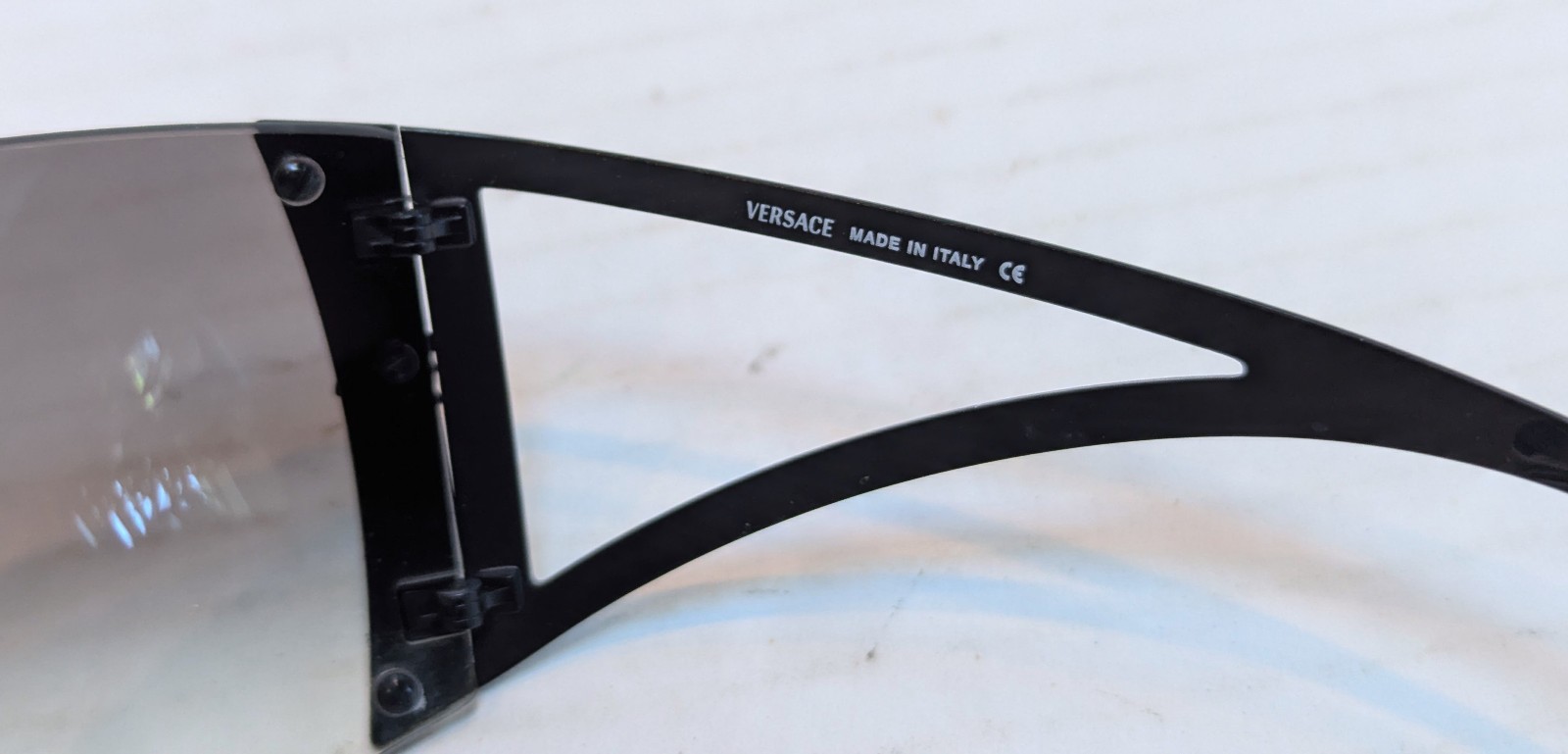 Vintage VERSACE 2034 1009 8G Wrap Shield Sunglasses w/ COA & Case – 90s Y2K RARE